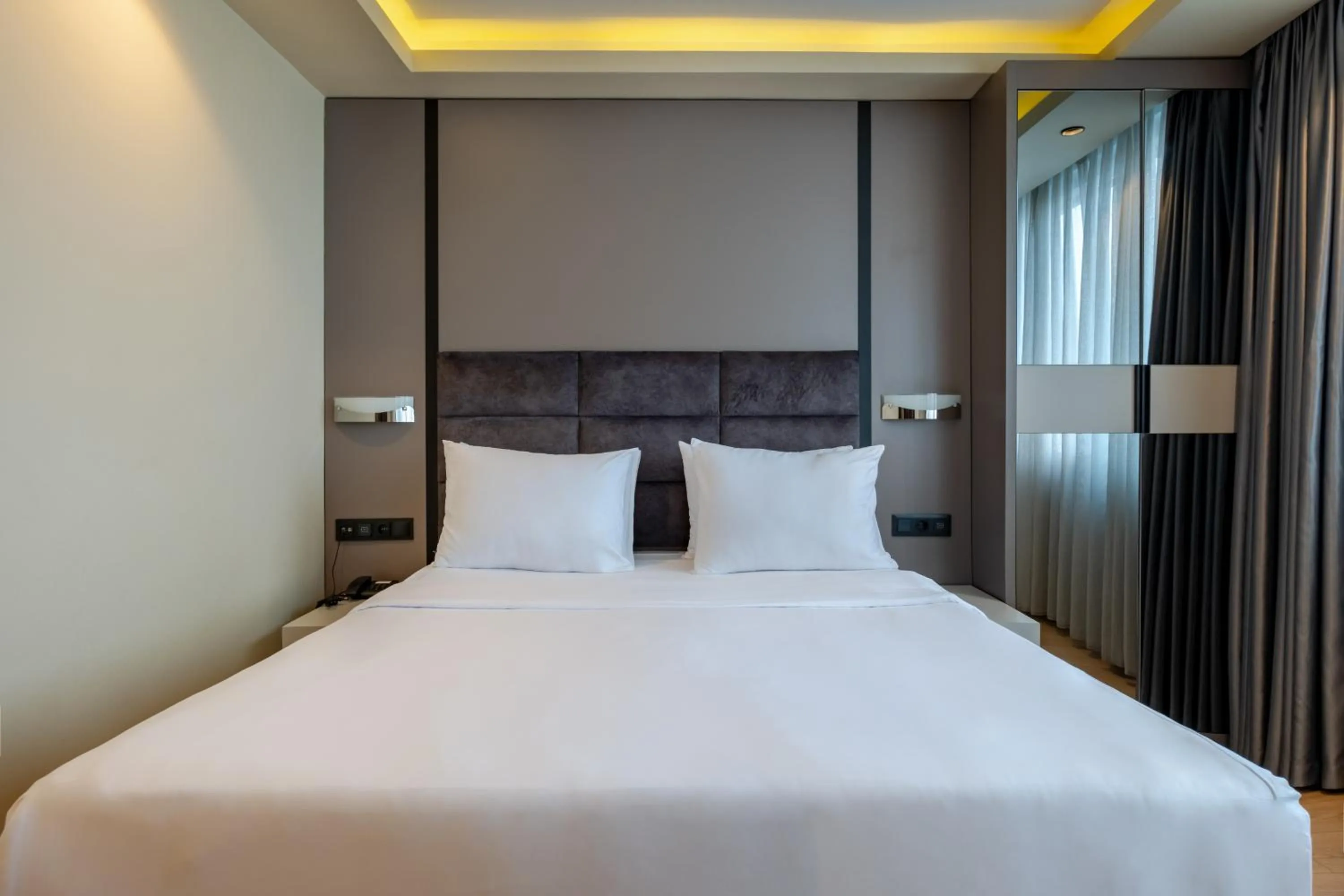Bed in Frt Airlines Hotel - Istanbul Airport