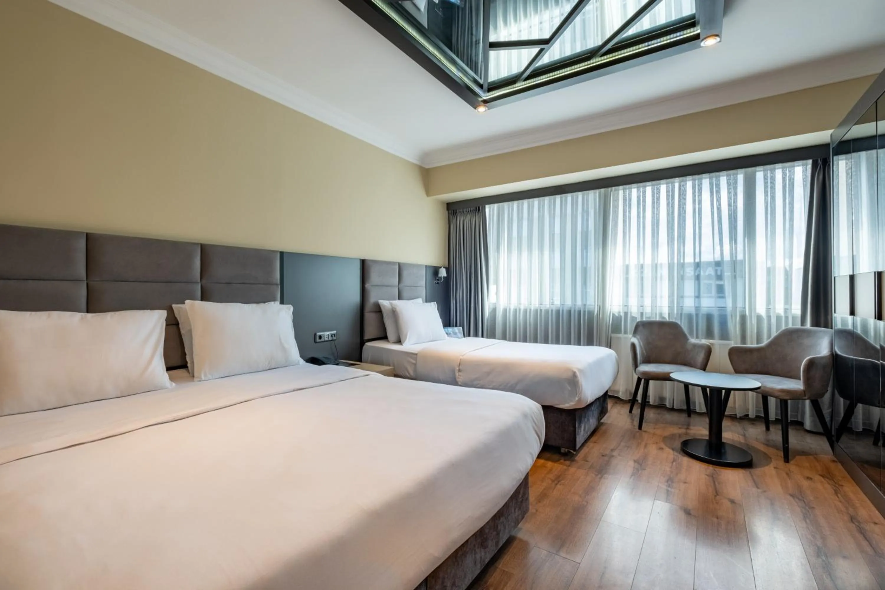 Bed in Frt Airlines Hotel - Istanbul Airport