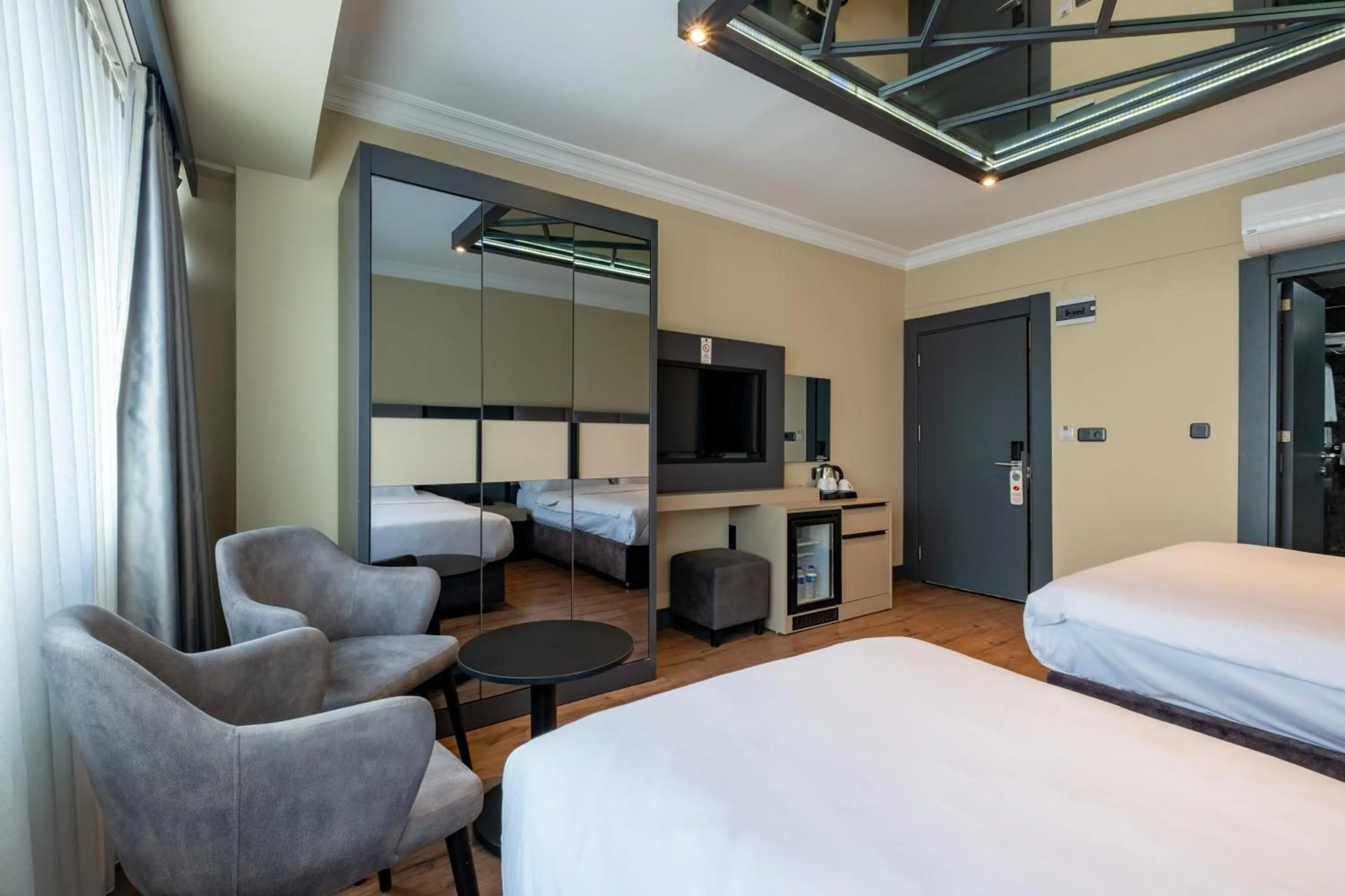 Bed in Frt Airlines Hotel - Istanbul Airport