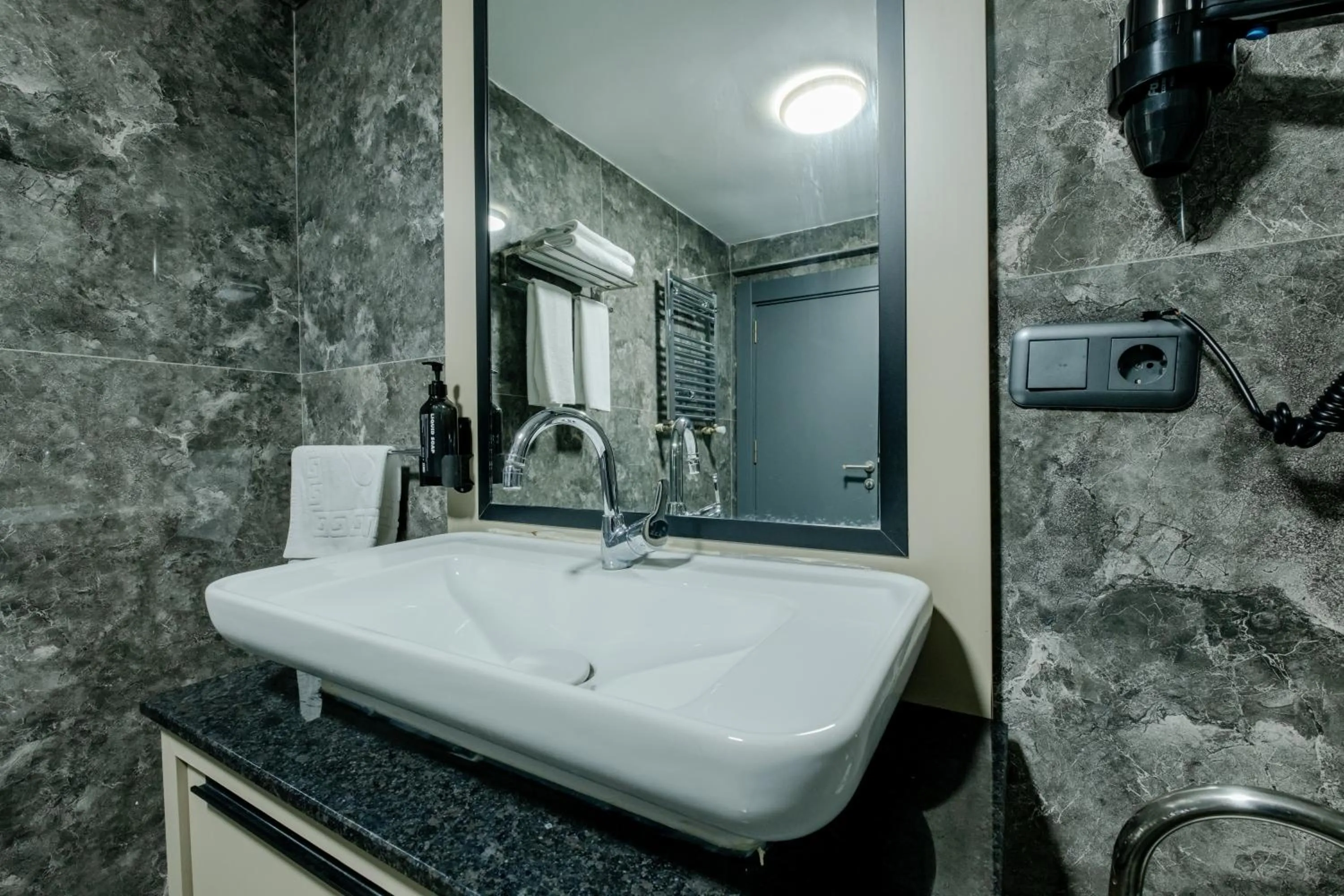 Bathroom in Frt Airlines Hotel - Istanbul Airport