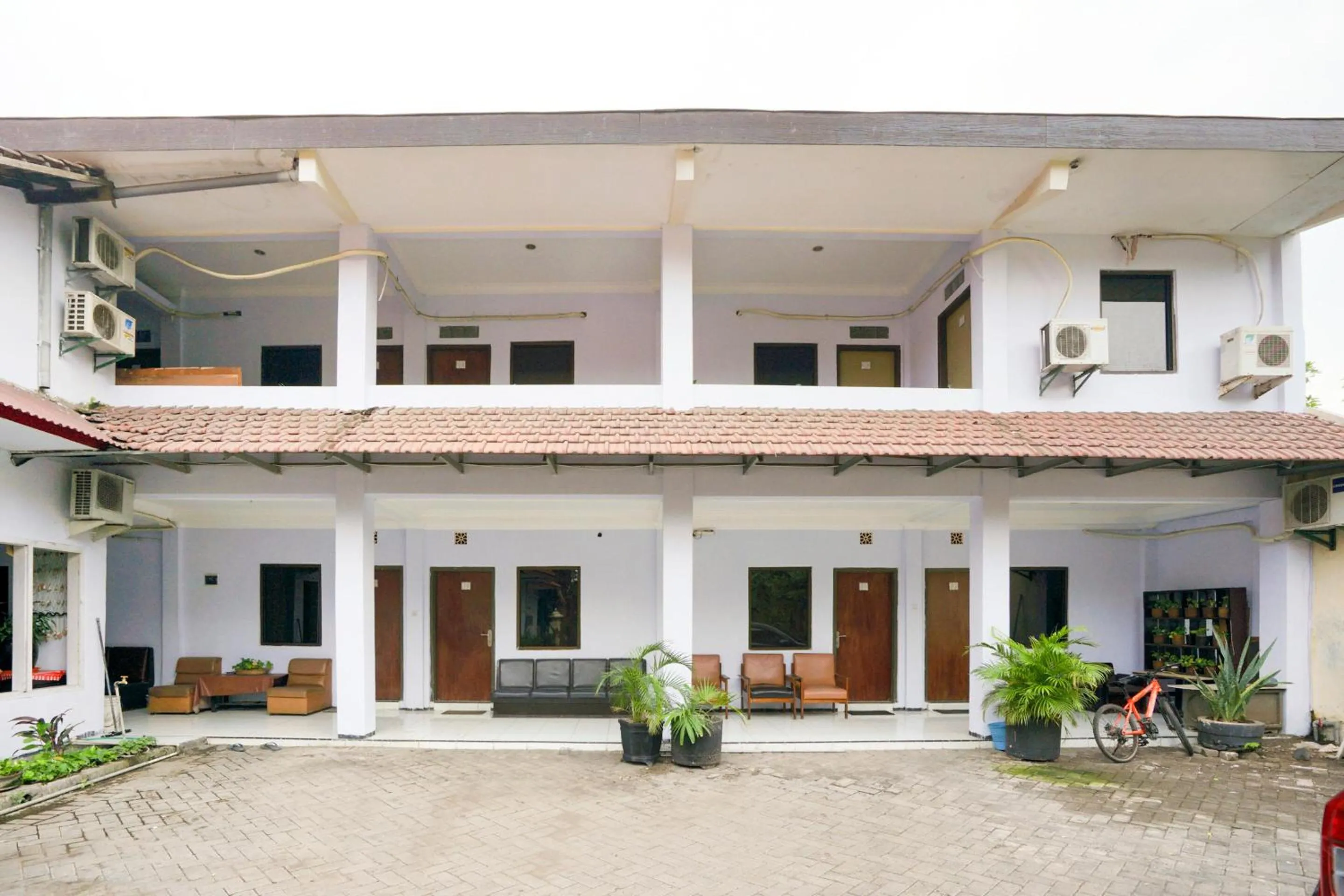 Facade/entrance in OYO 2003 Female Guest House