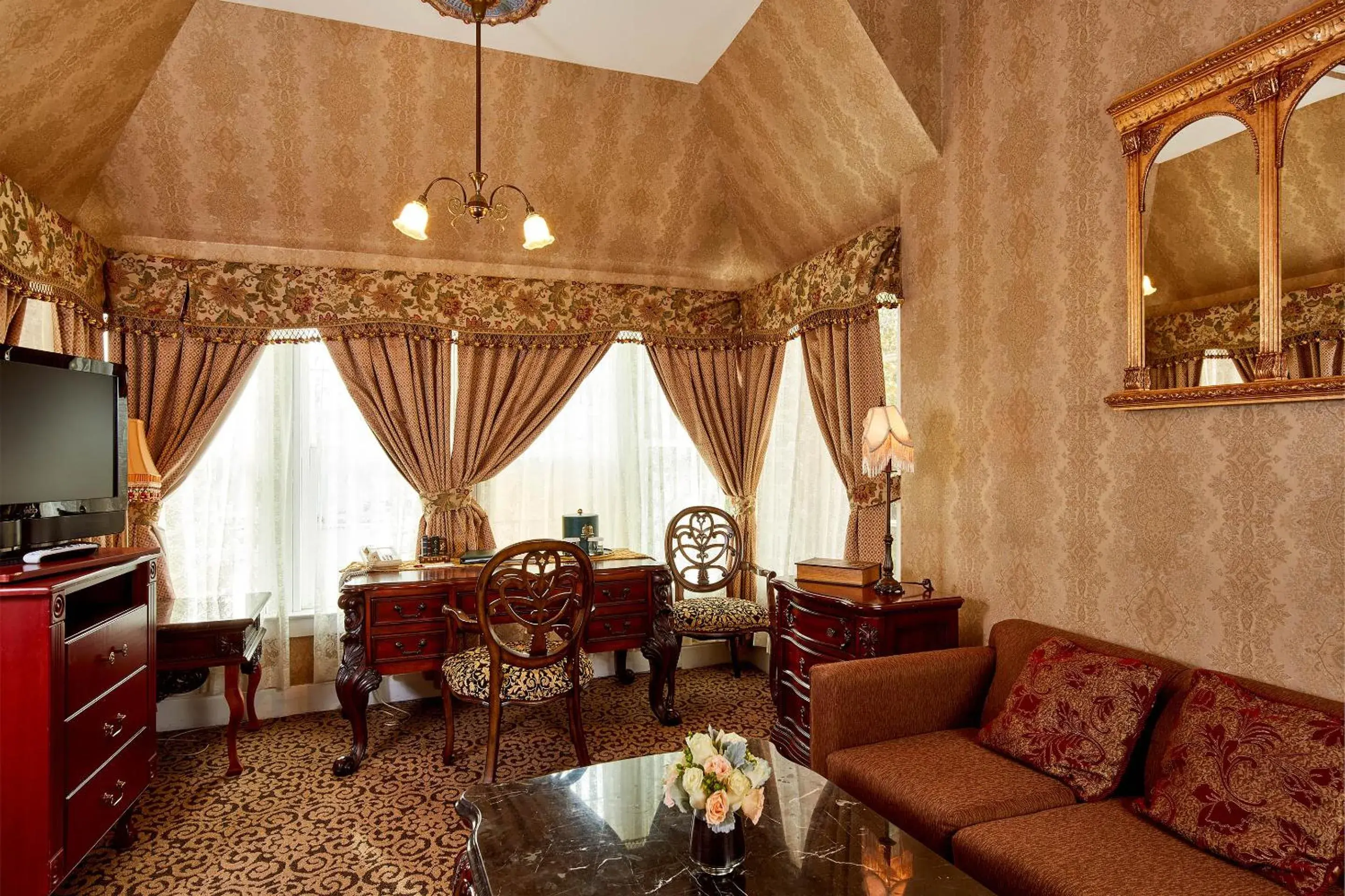 Photo of the whole room in Queen Anne Photo of the whole room in Queen Anne