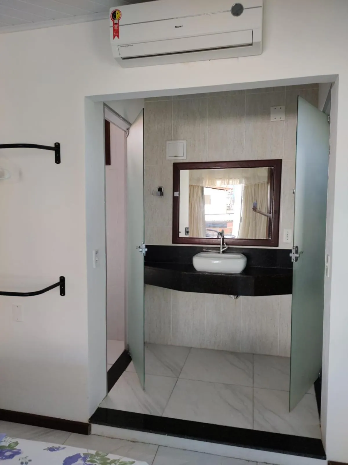 Bathroom in Pousada Camburi Star