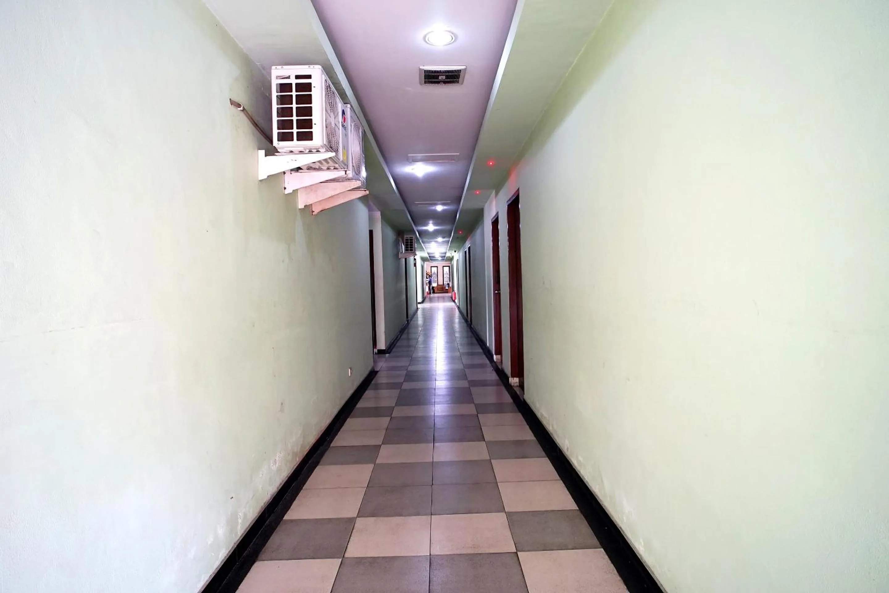 Lobby or reception in OYO 2015 Bandara Hotel Balikpapan