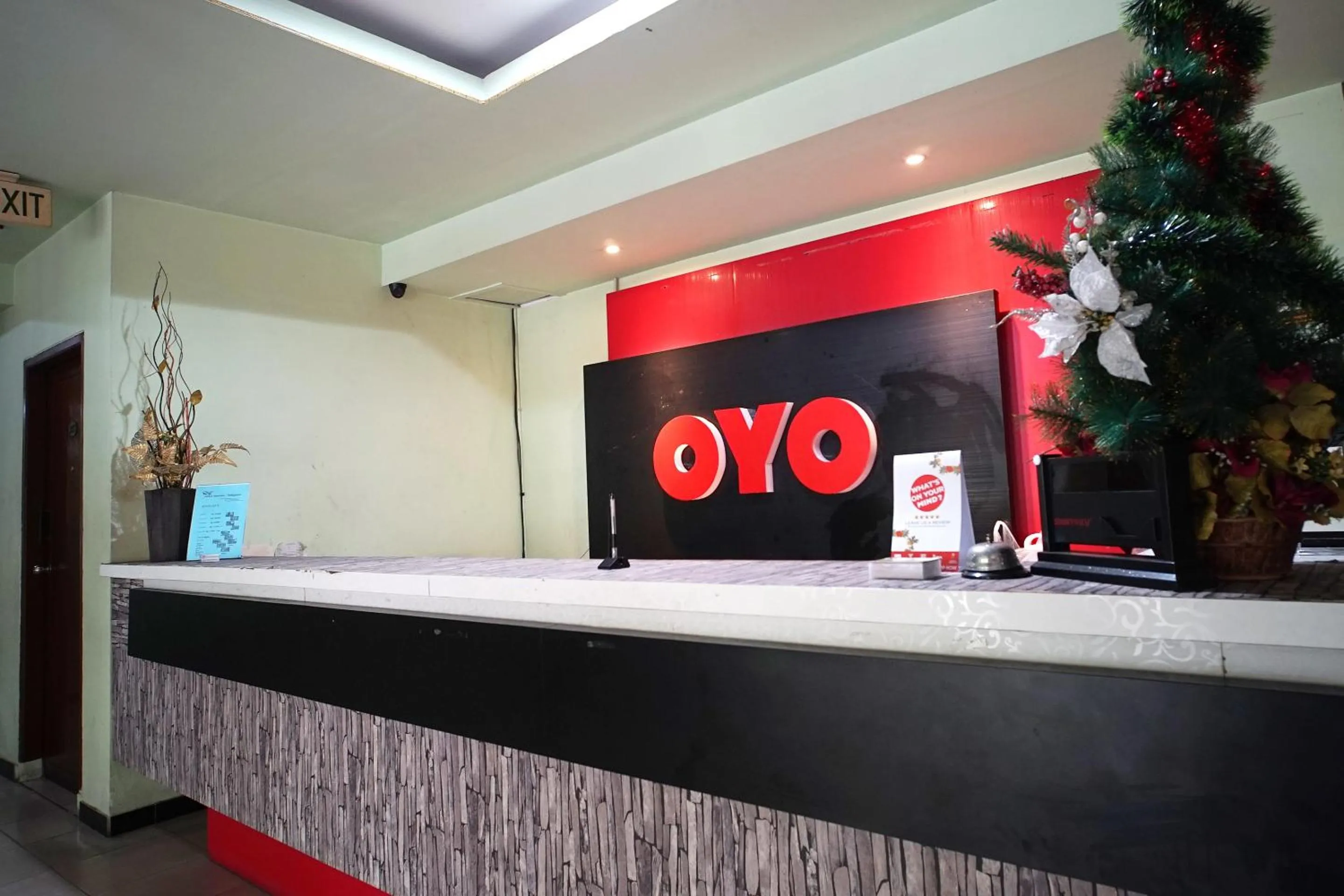 Lobby or reception in OYO 2015 Bandara Hotel Balikpapan