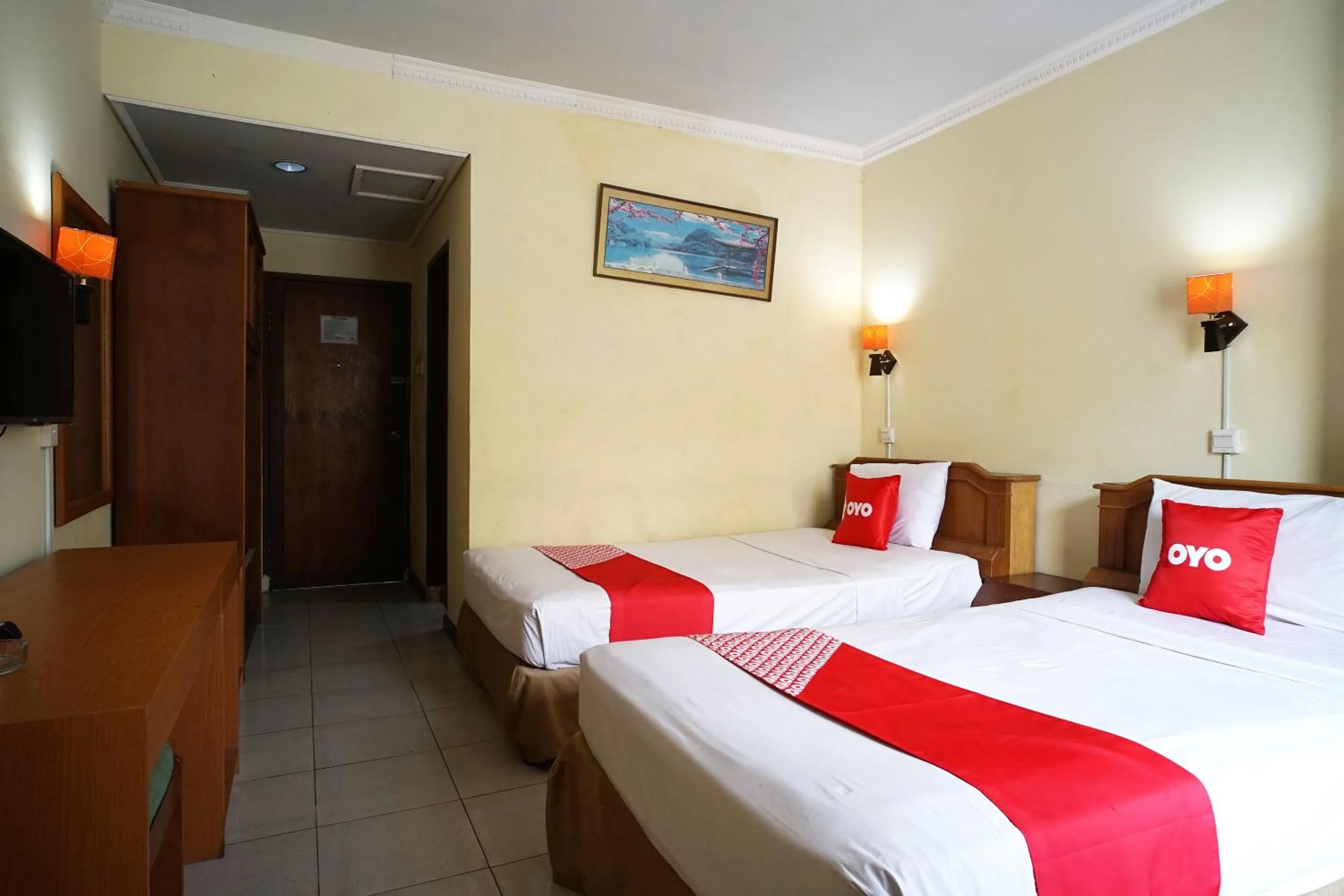 Bedroom, Bed in OYO 2015 Bandara Hotel Balikpapan