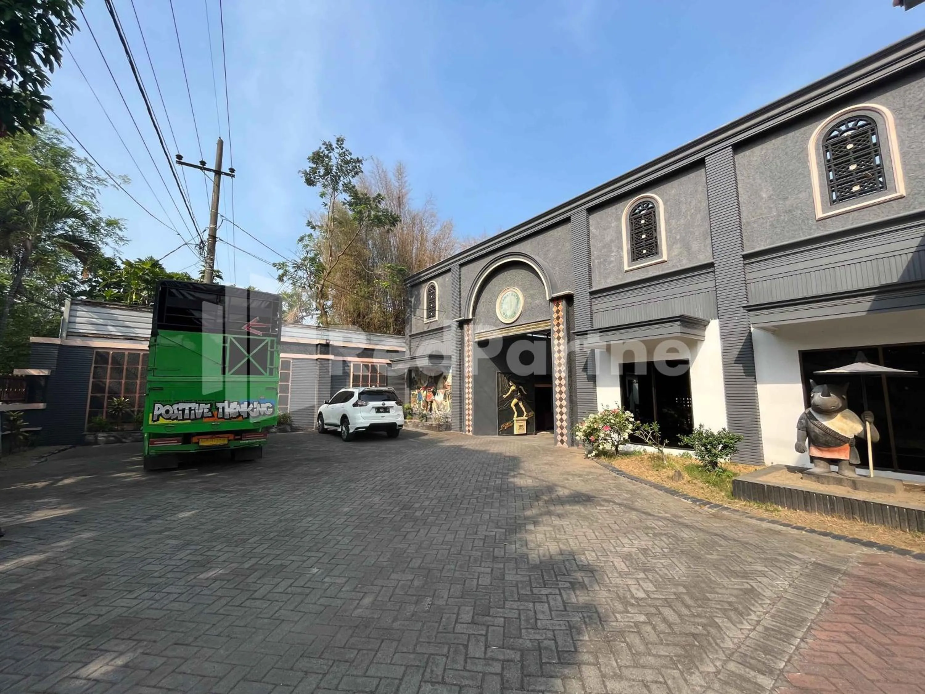 Property building in Hotel Dewi near GOR Merdeka Jombang Mitra RedDoorz