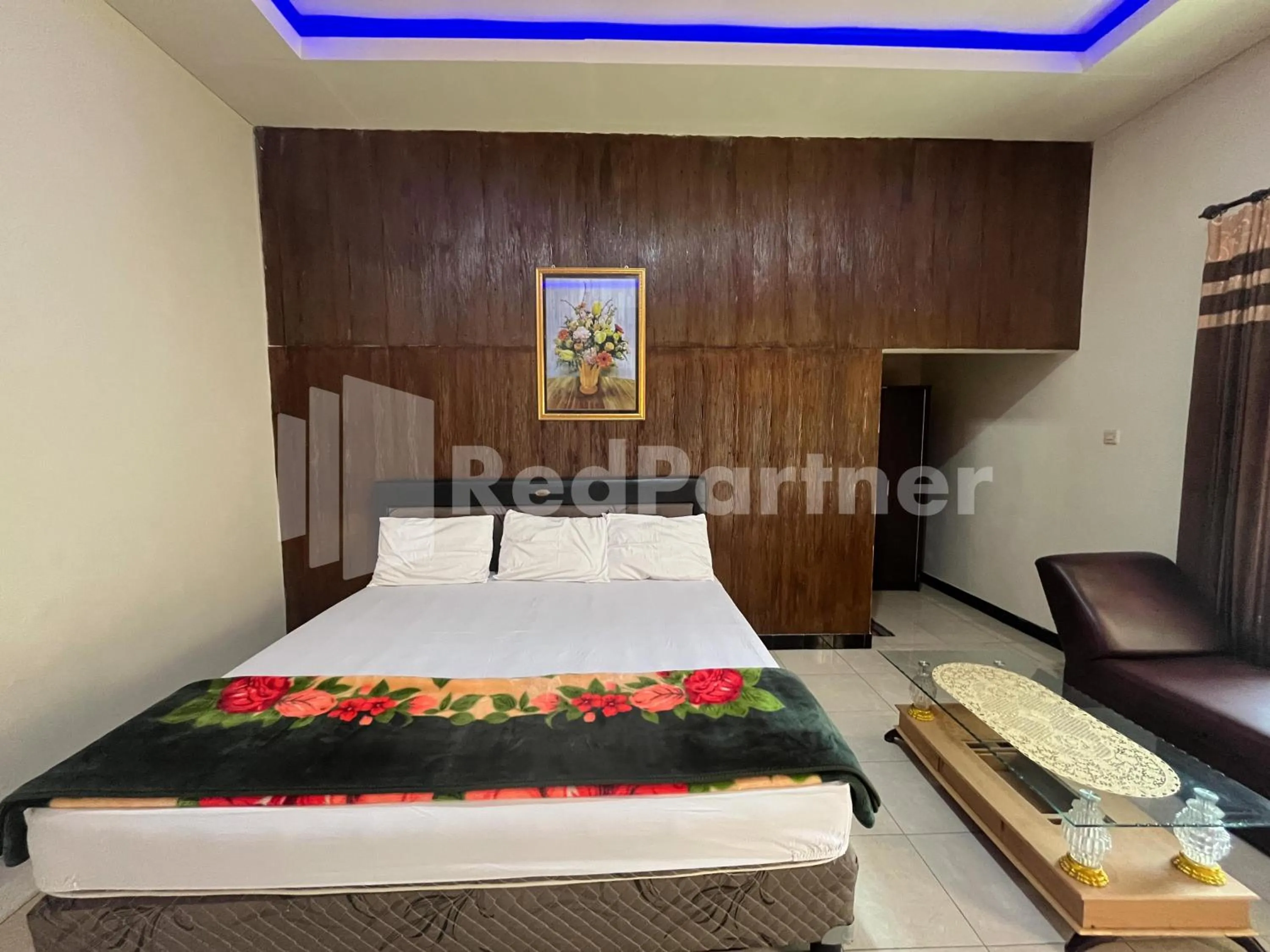 Bedroom, Bed in Hotel Dewi near GOR Merdeka Jombang Mitra RedDoorz