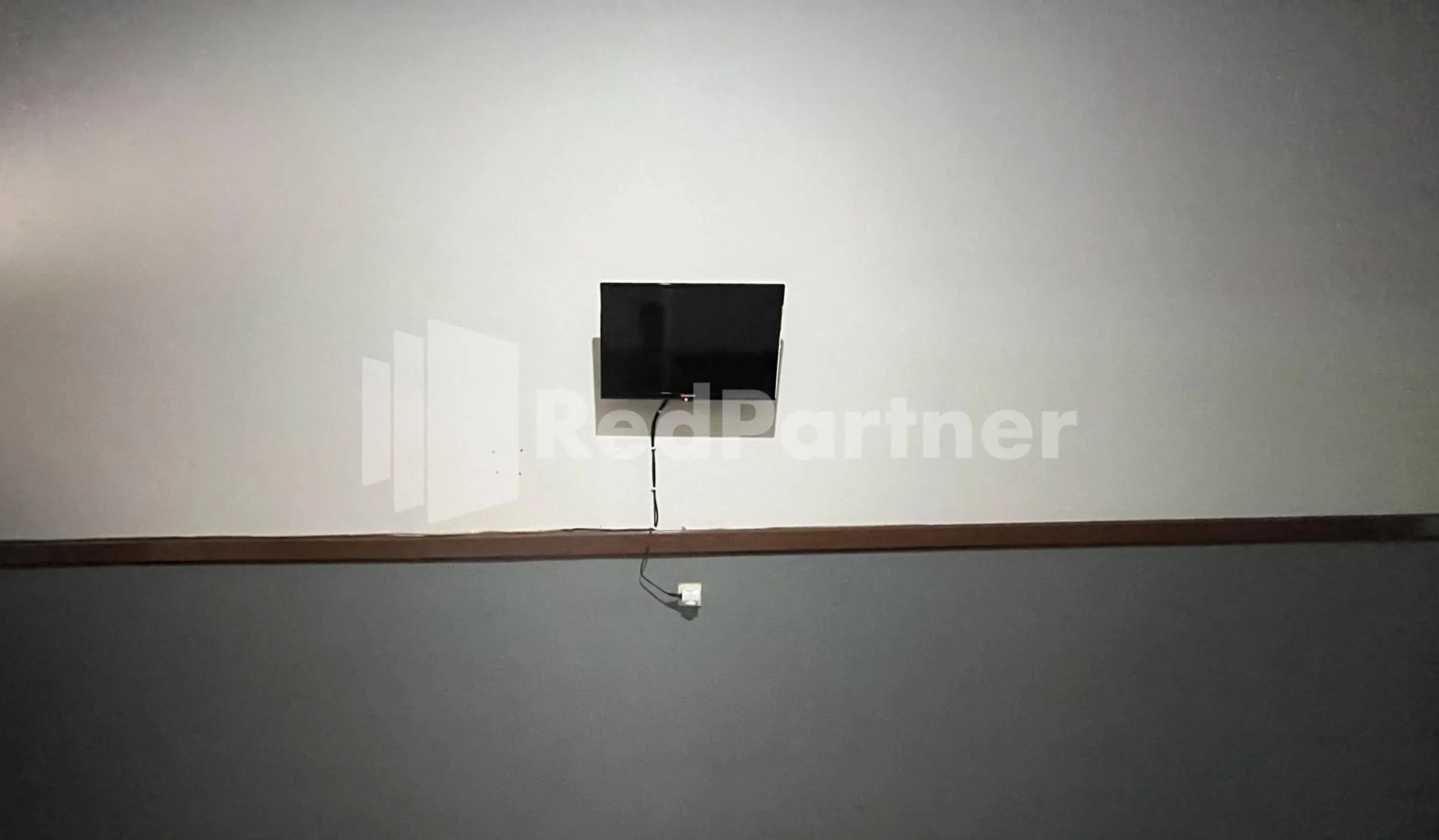 TV and multimedia in Hotel Dewi near GOR Merdeka Jombang Mitra RedDoorz