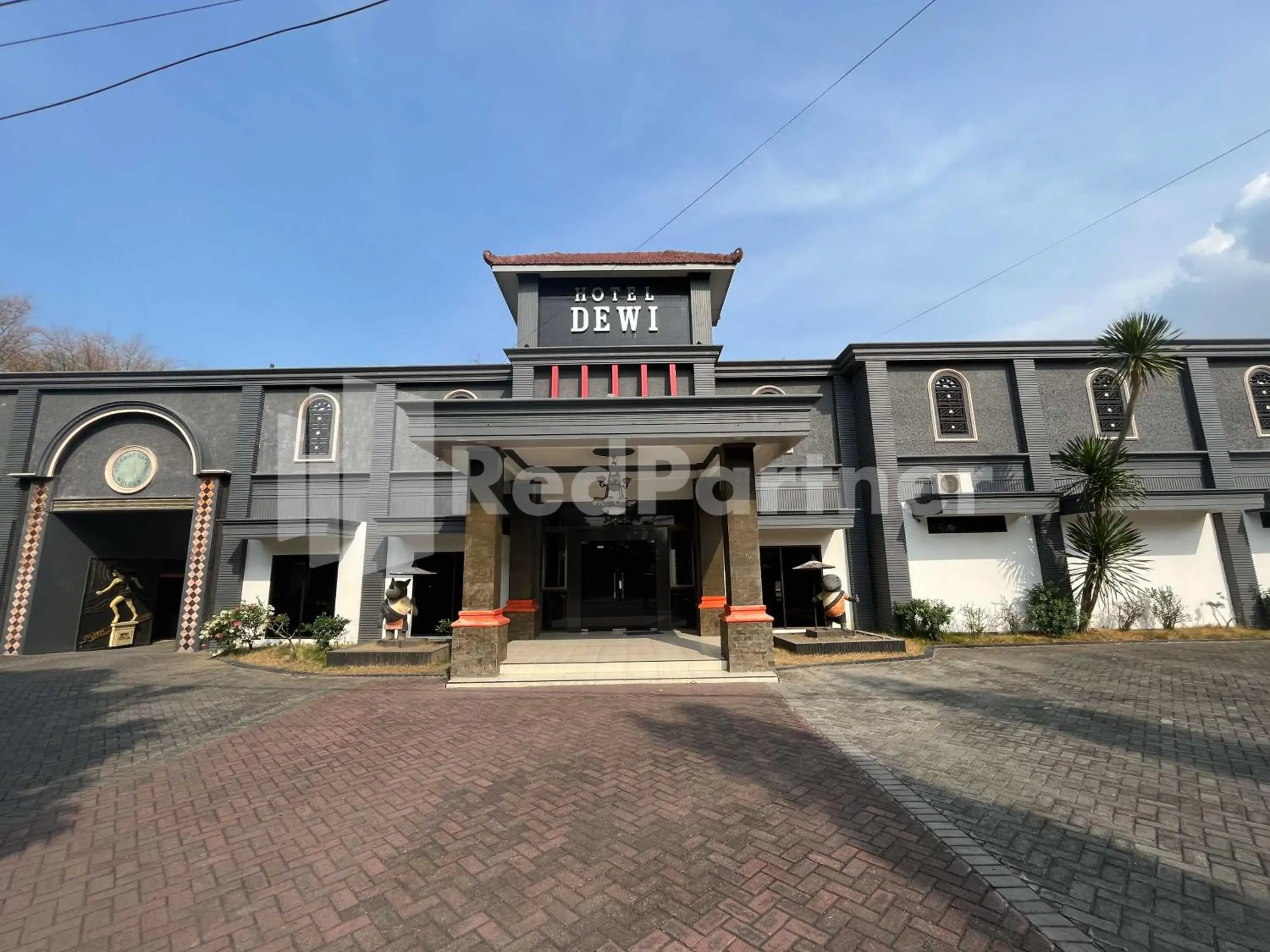 Hotel Dewi near GOR Merdeka Jombang Mitra RedDoorz Hotel Dewi near GOR Merdeka Jombang Mitra RedDoorz