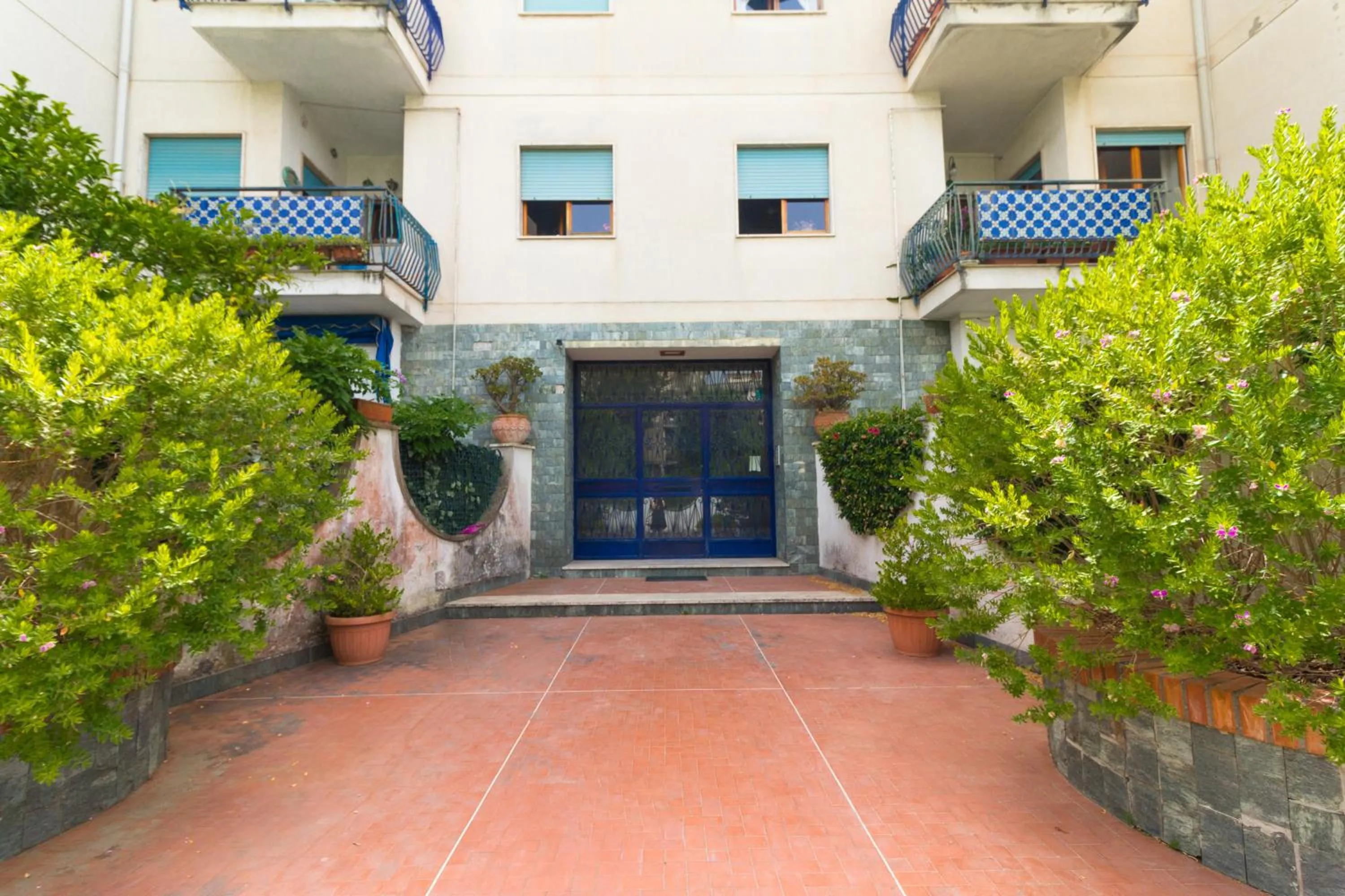 Facade/entrance in Cri&Gio