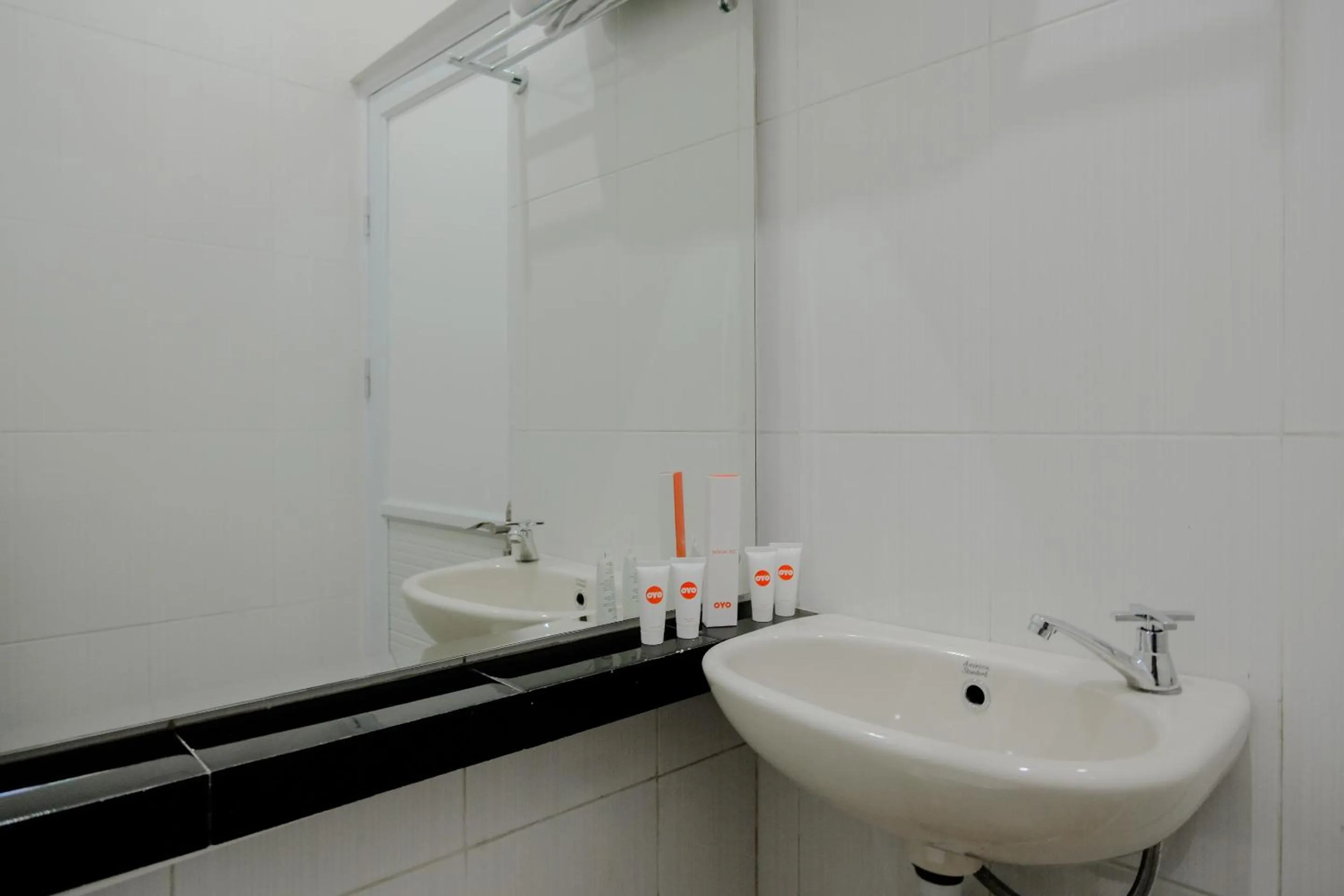 Bathroom in Hotel O Mata Air Near University of Gajayana Malang