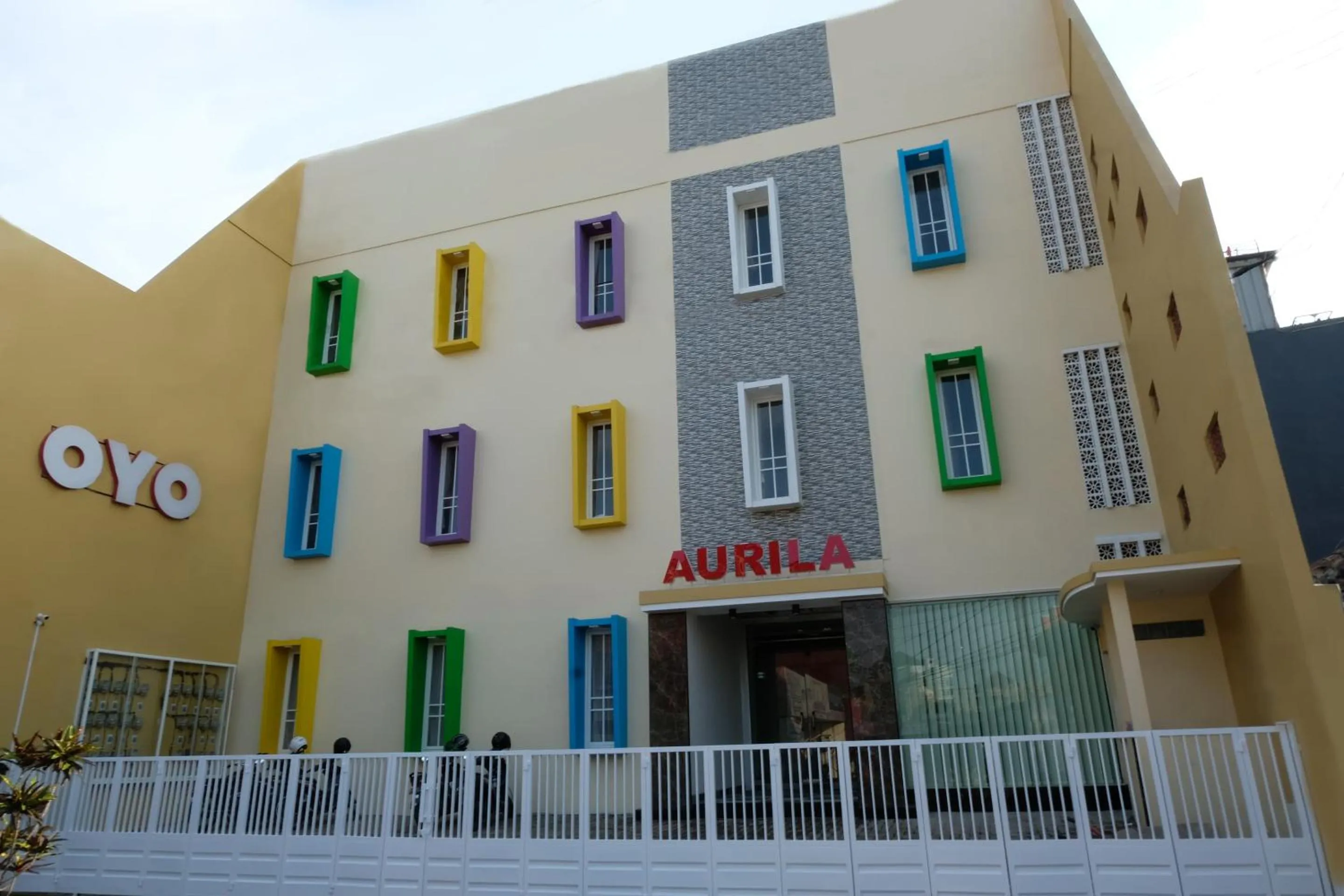Facade/entrance in Hotel O Mata Air Near University of Gajayana Malang
