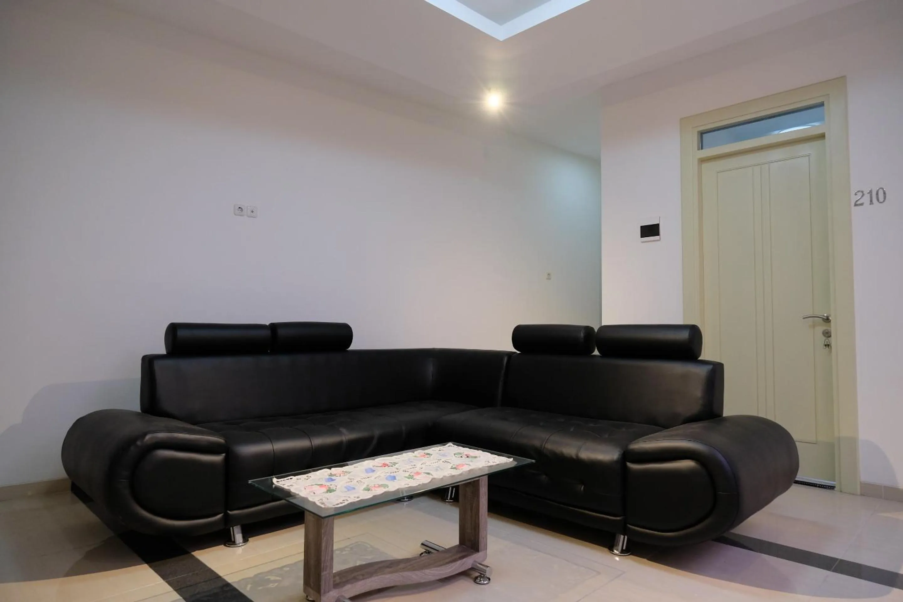 Lobby or reception in Hotel O Mata Air Near University of Gajayana Malang