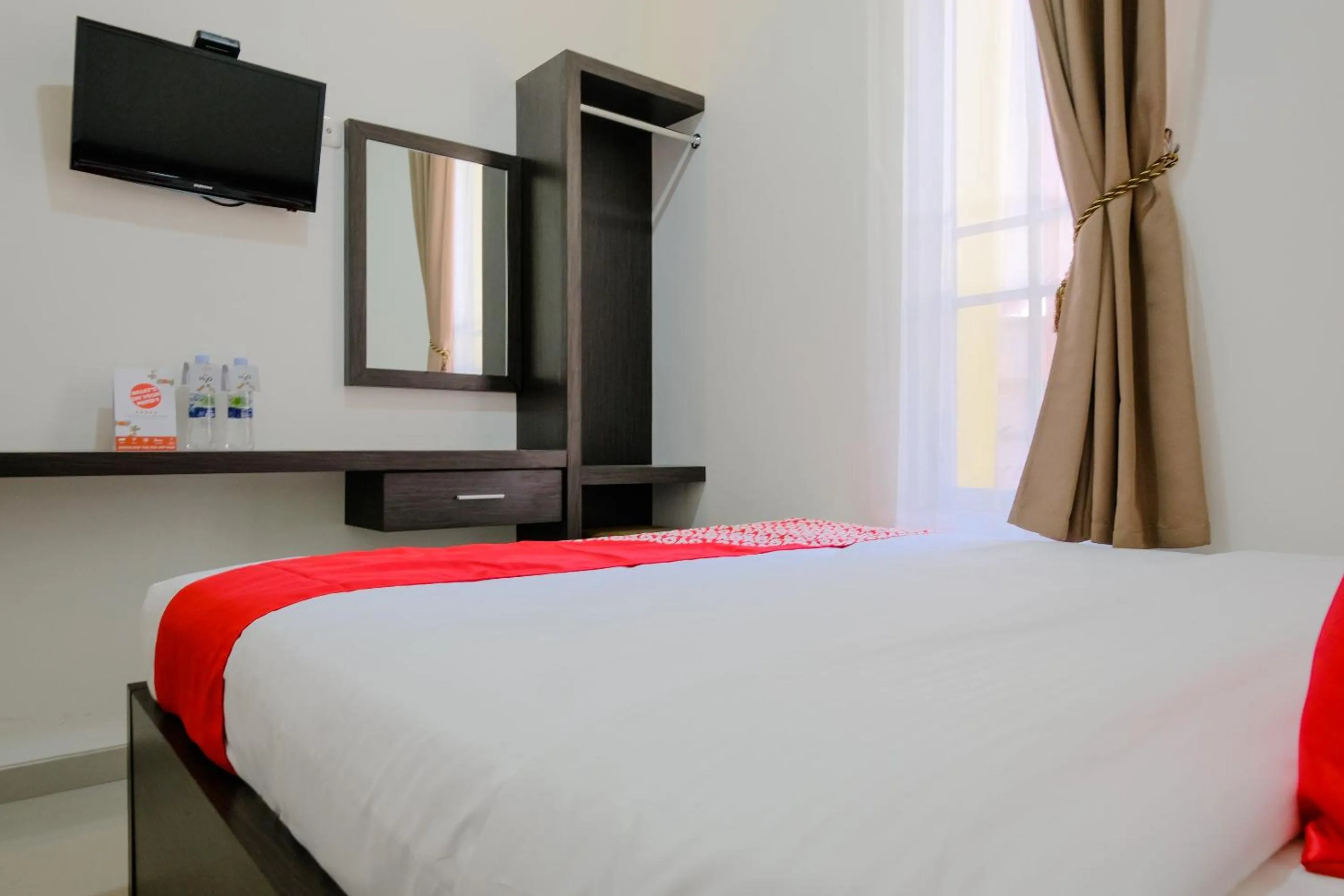 Bedroom, Bed in Hotel O Mata Air Near University of Gajayana Malang