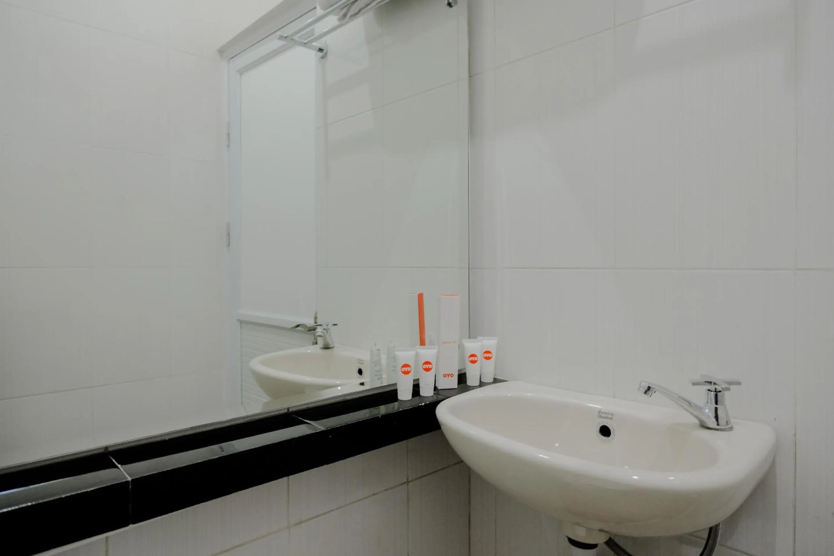 Bathroom in Hotel O Mata Air Near University of Gajayana Malang