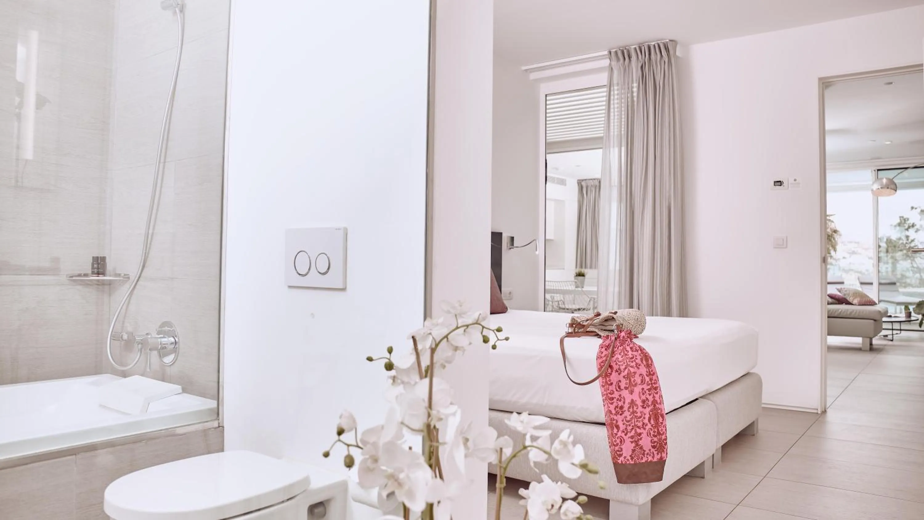 Bathroom in Hotel Baobab Suites