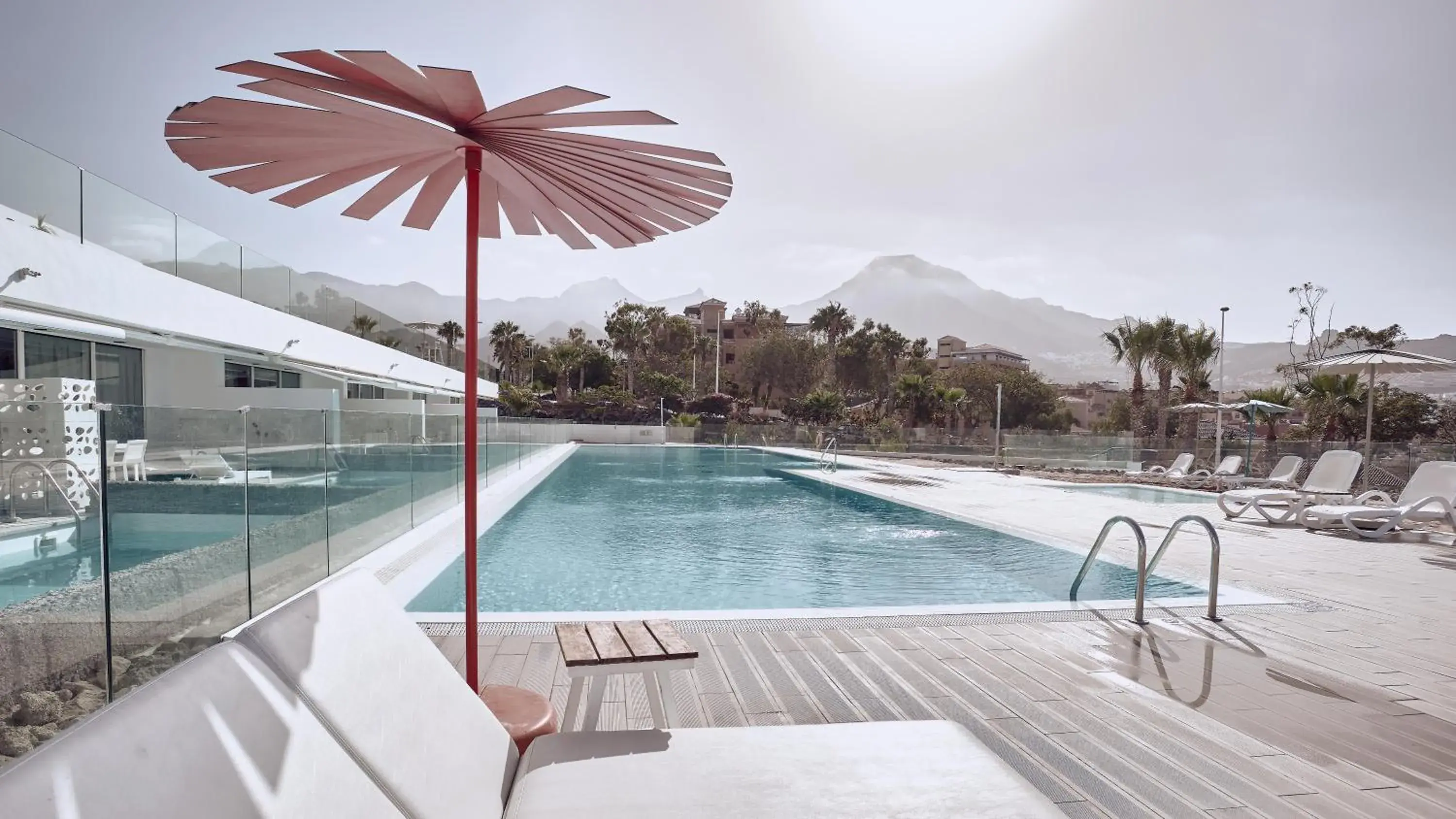 Swimming pool in Hotel Baobab Suites Swimming pool in Hotel Baobab Suites