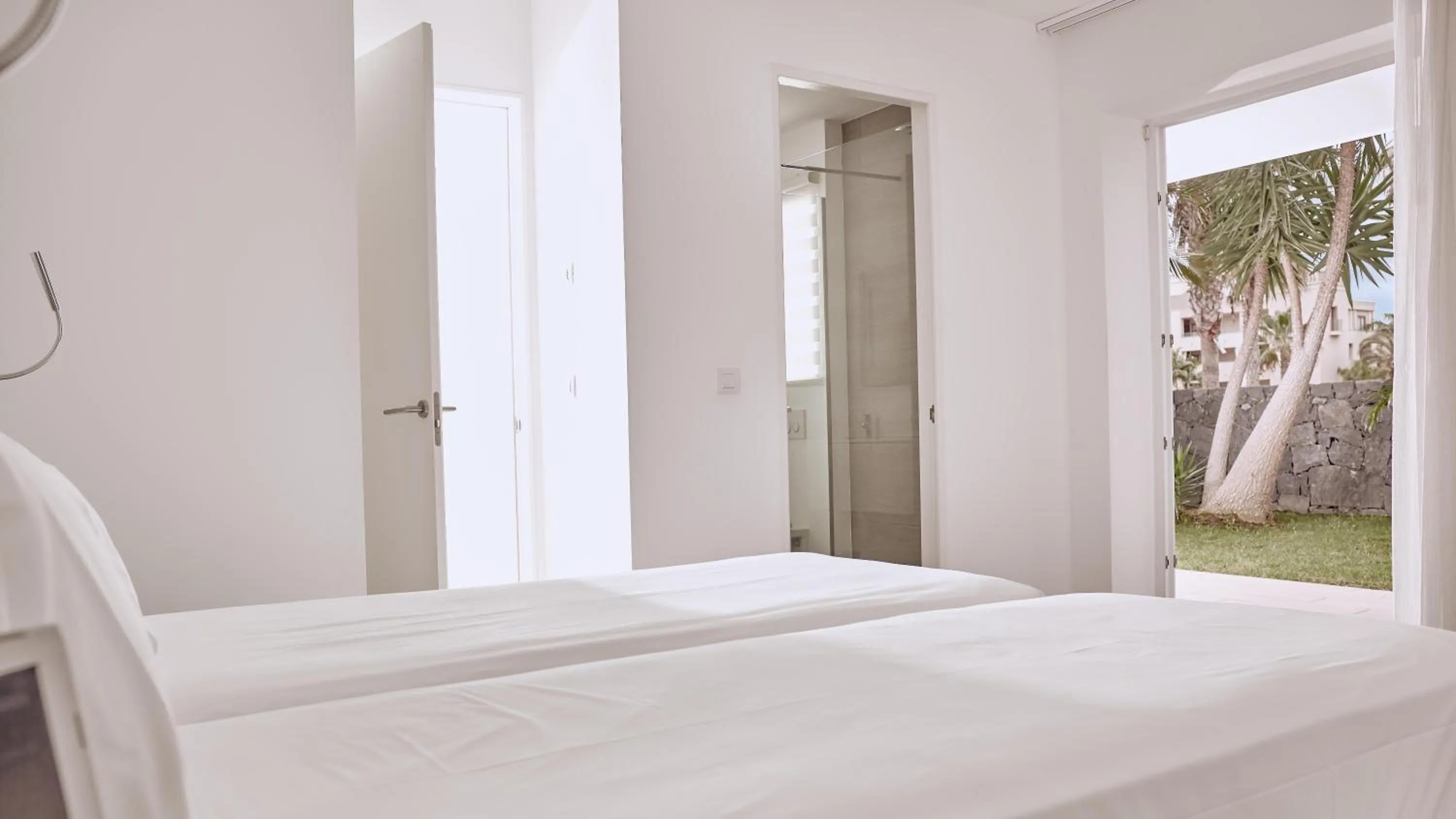 Photo of the whole room, Bed in Hotel Baobab Suites
