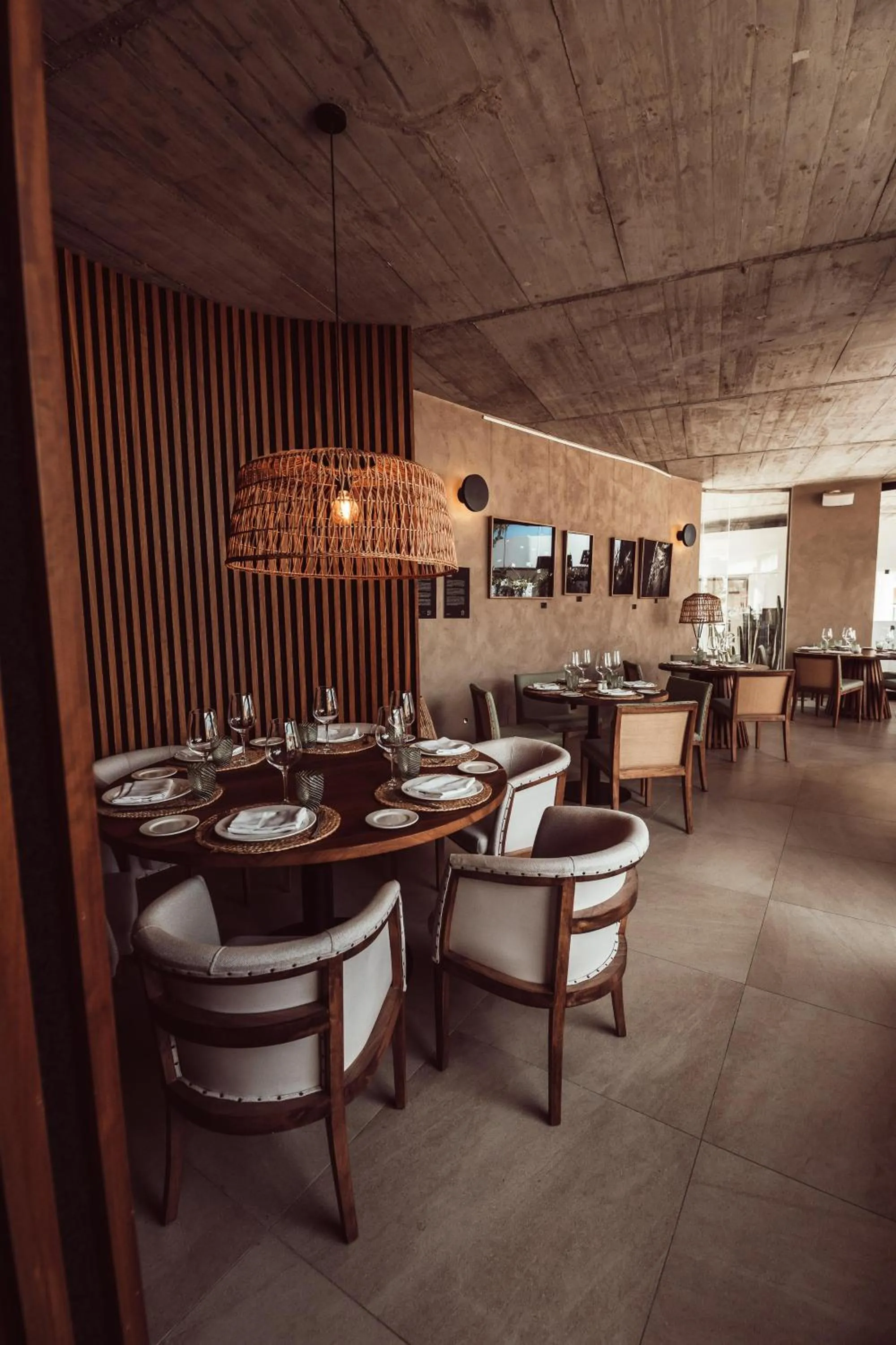 Restaurant/places to eat in Hotel Baobab Suites