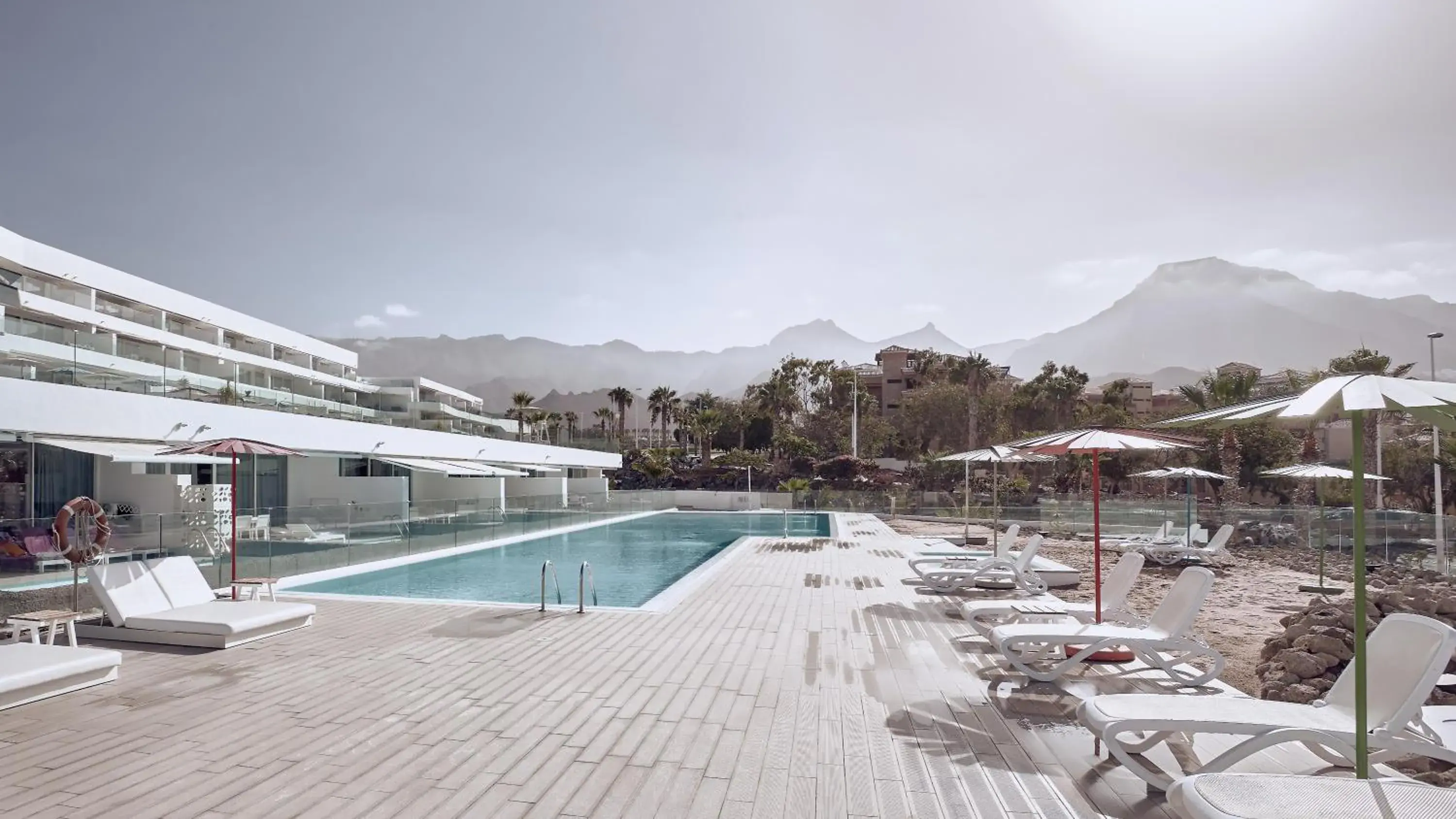 Swimming pool in Hotel Baobab Suites Swimming pool in Hotel Baobab Suites