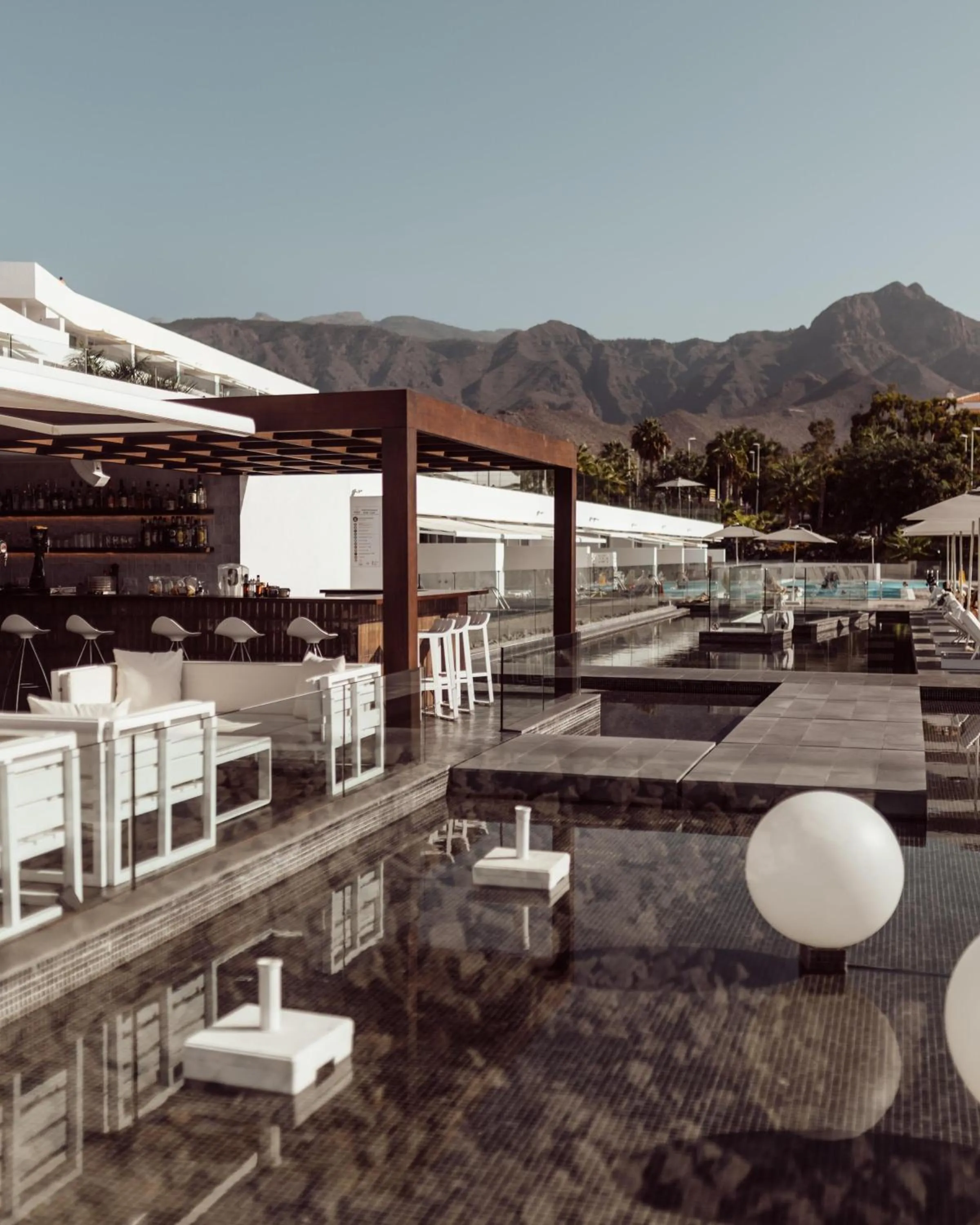 Restaurant/places to eat in Hotel Baobab Suites