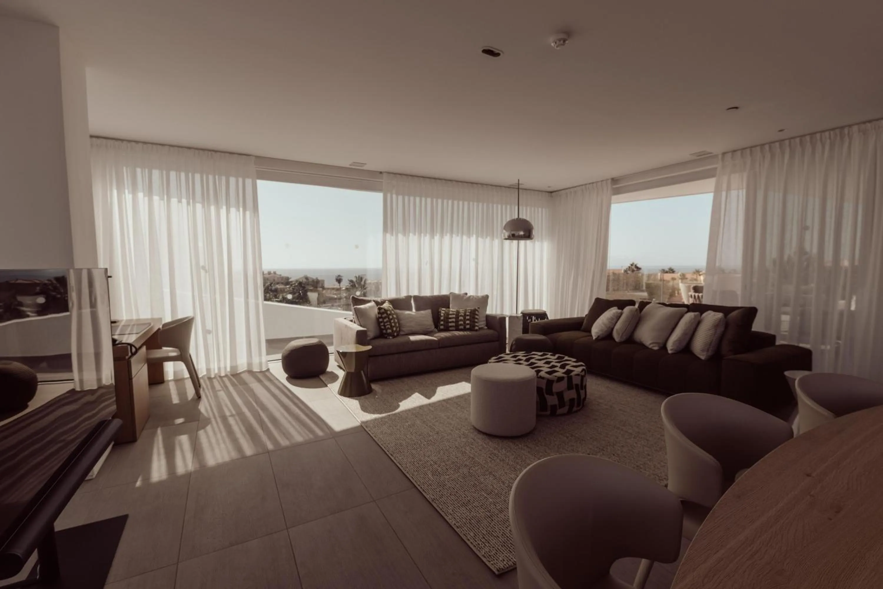 Photo of the whole room in Hotel Baobab Suites