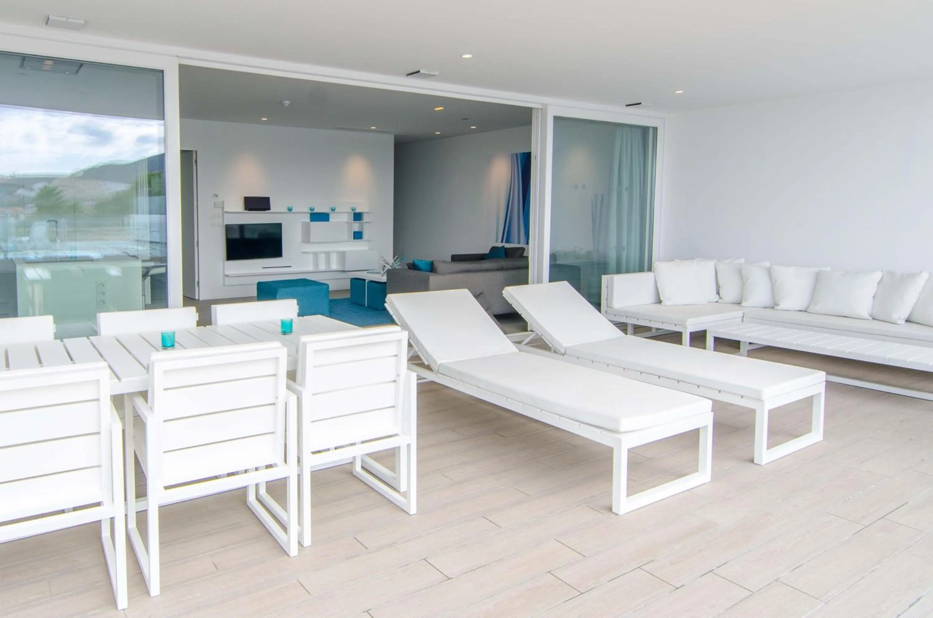 Photo of the whole room in Hotel Baobab Suites