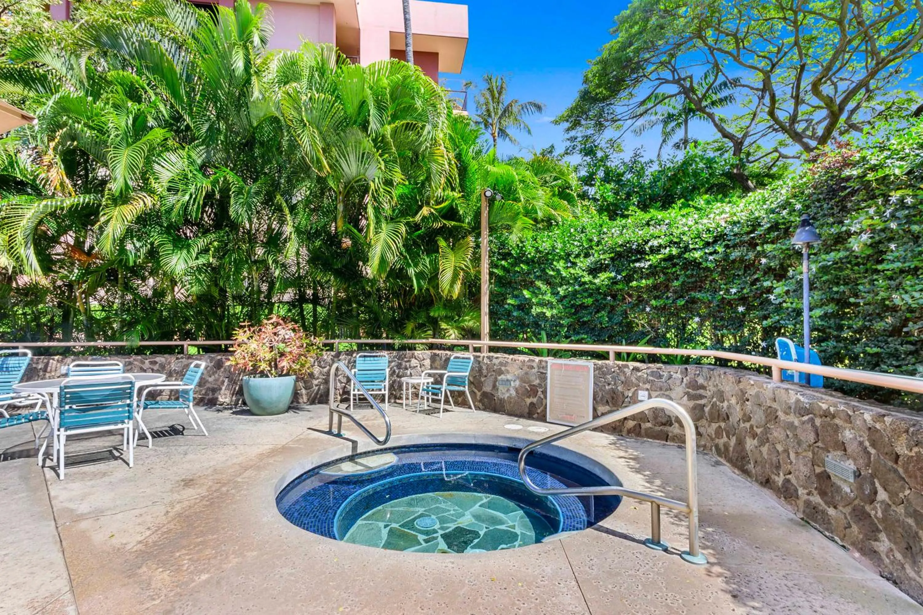 Hot Tub in Kahana Villa