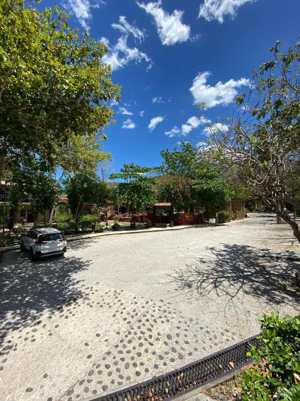 Parking in Casas del Toro Playa Flamingo