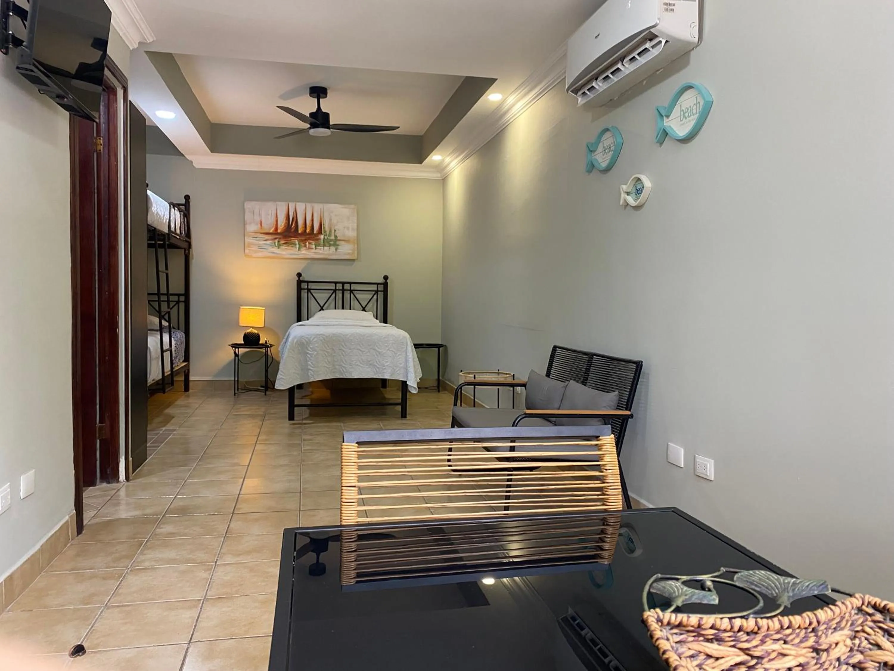 Photo of the whole room in Casas del Toro Playa Flamingo