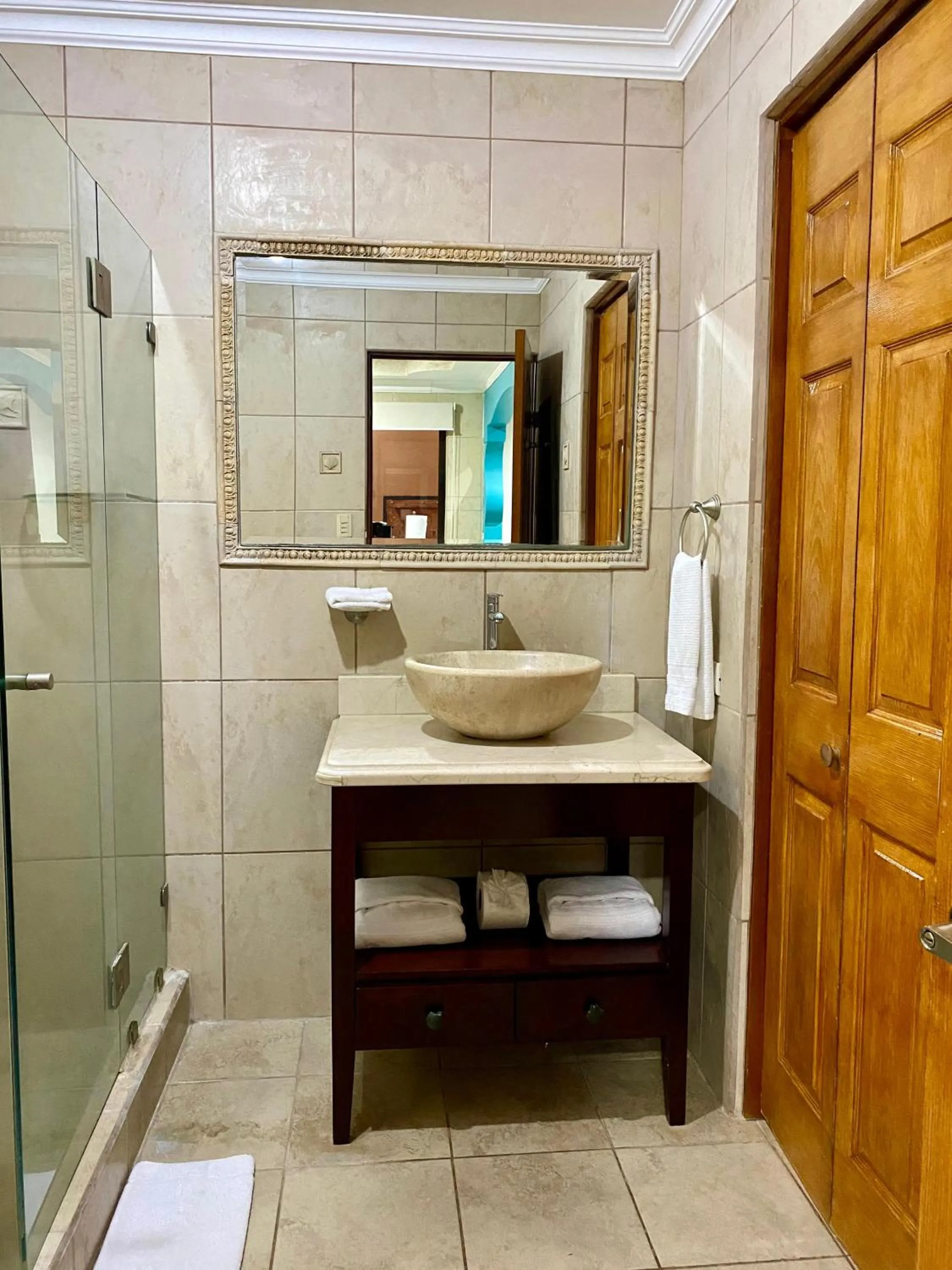 Shower in Casas del Toro Playa Flamingo