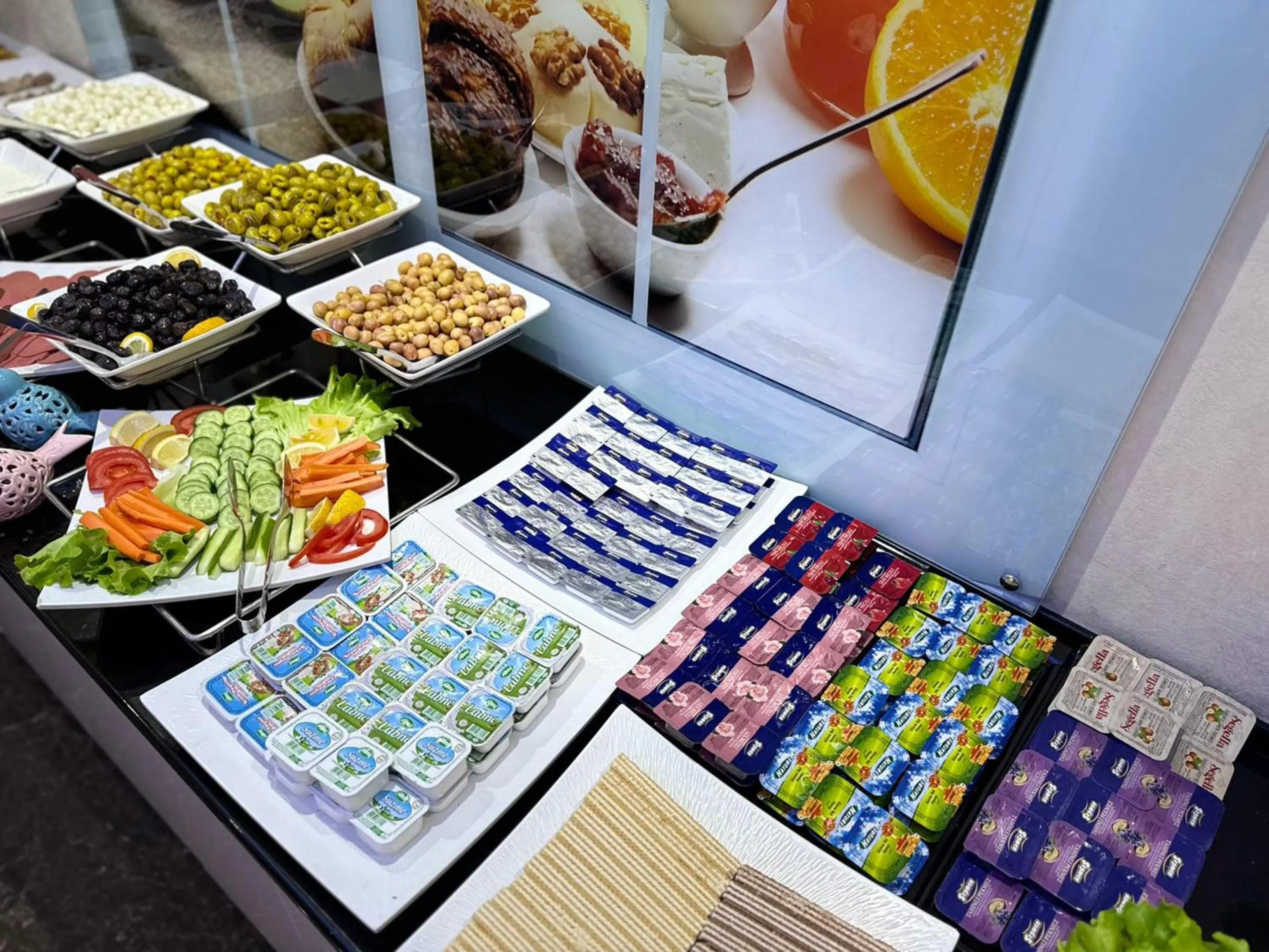 Buffet breakfast in Asrin Business Hotel Kızılay