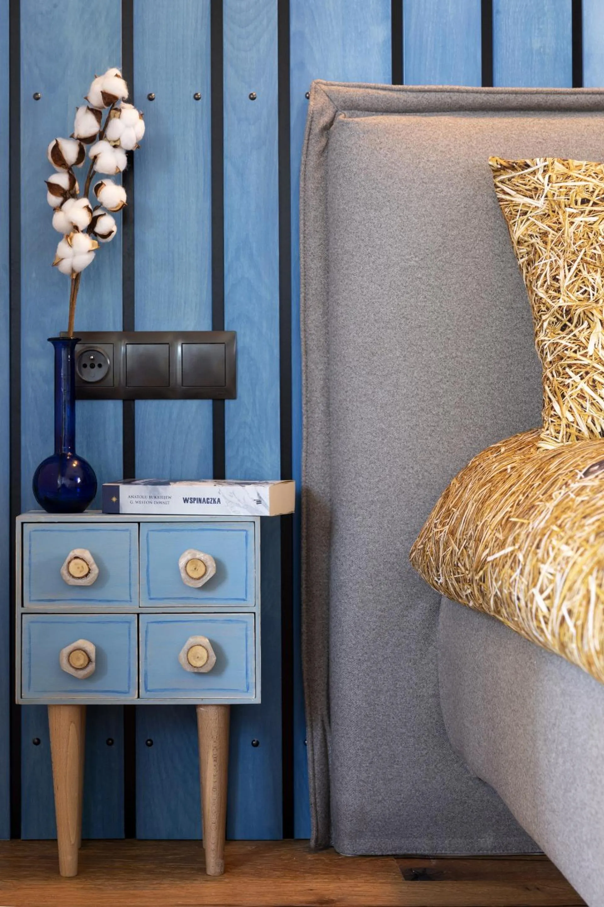 Bed in Green Deer Premium