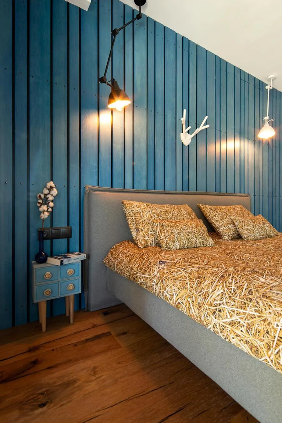 Bed in Green Deer Premium