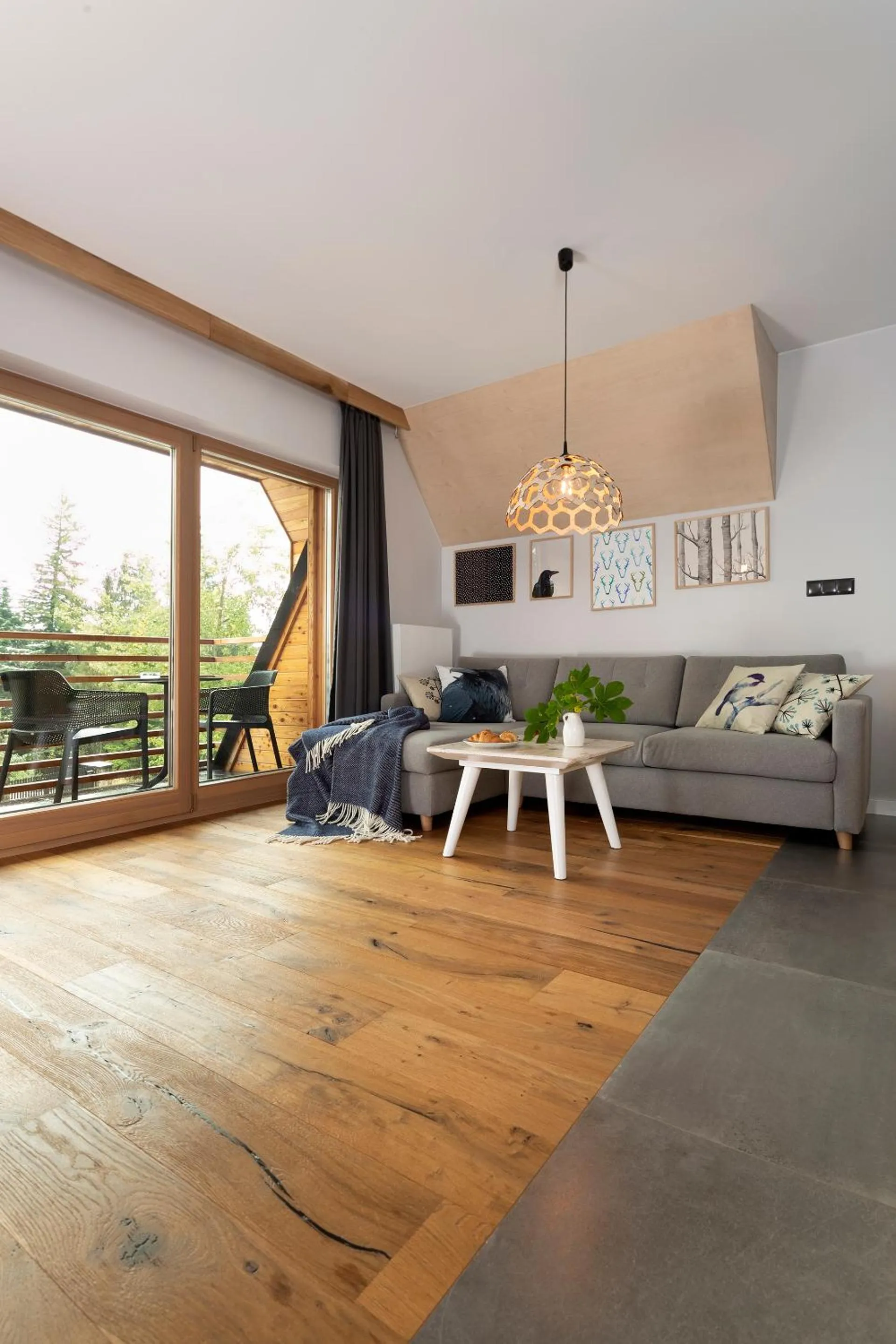 Living room in Green Deer Premium