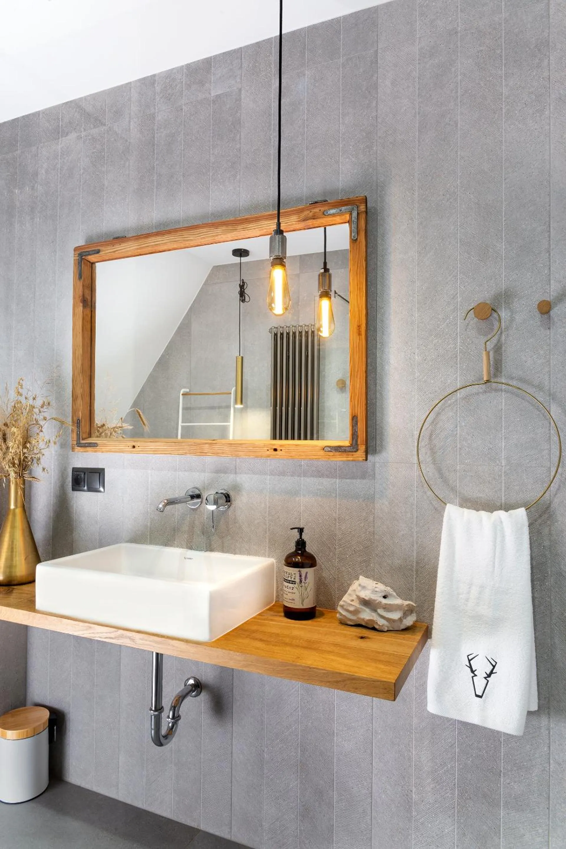 Bathroom in Green Deer Premium