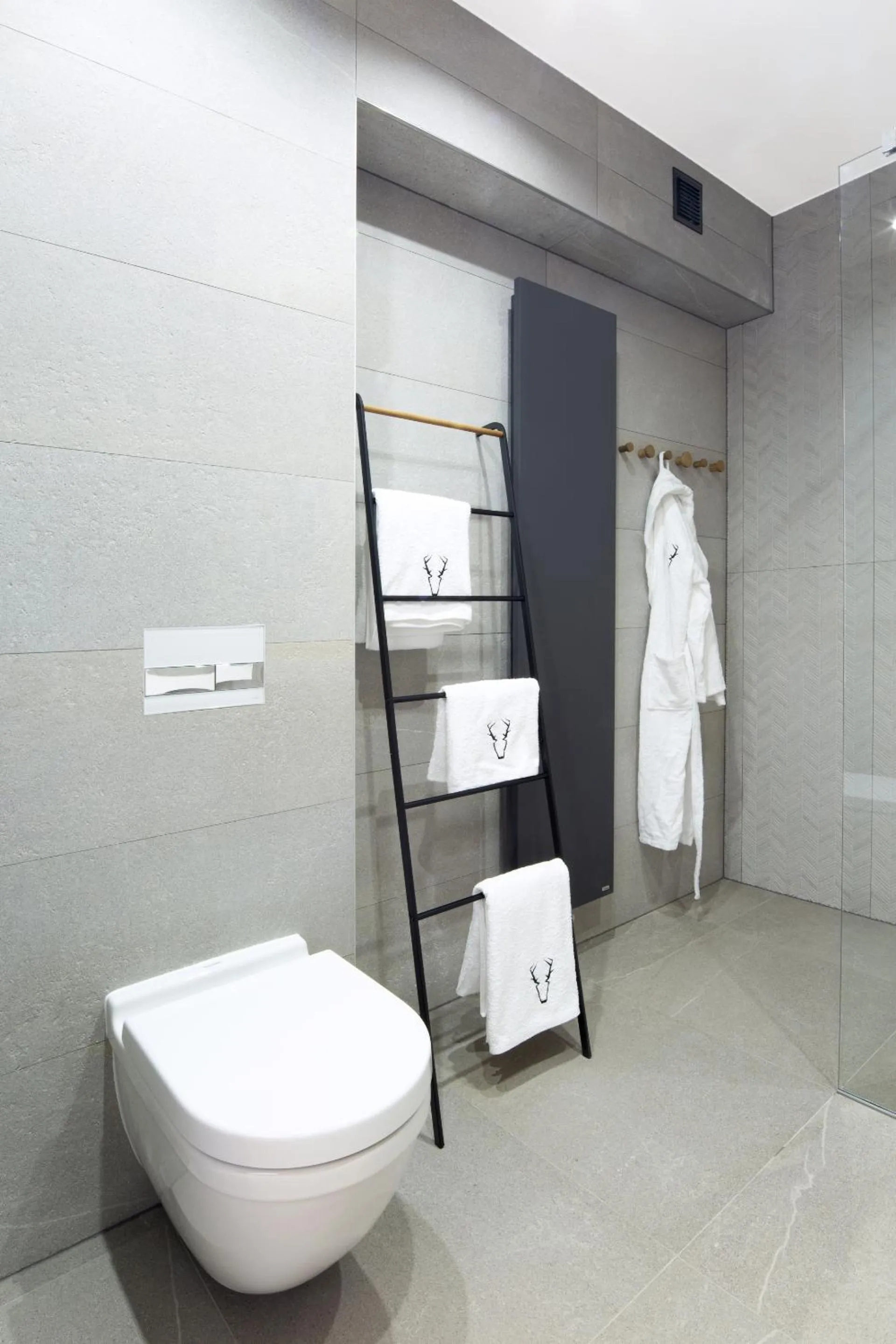 Toilet in Green Deer Premium