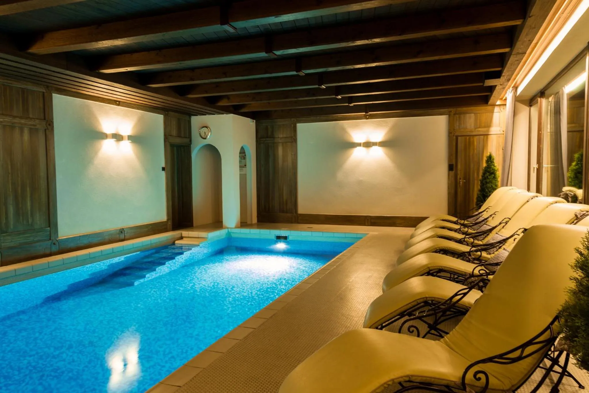 Swimming pool in Boutiquehotel Säumler
