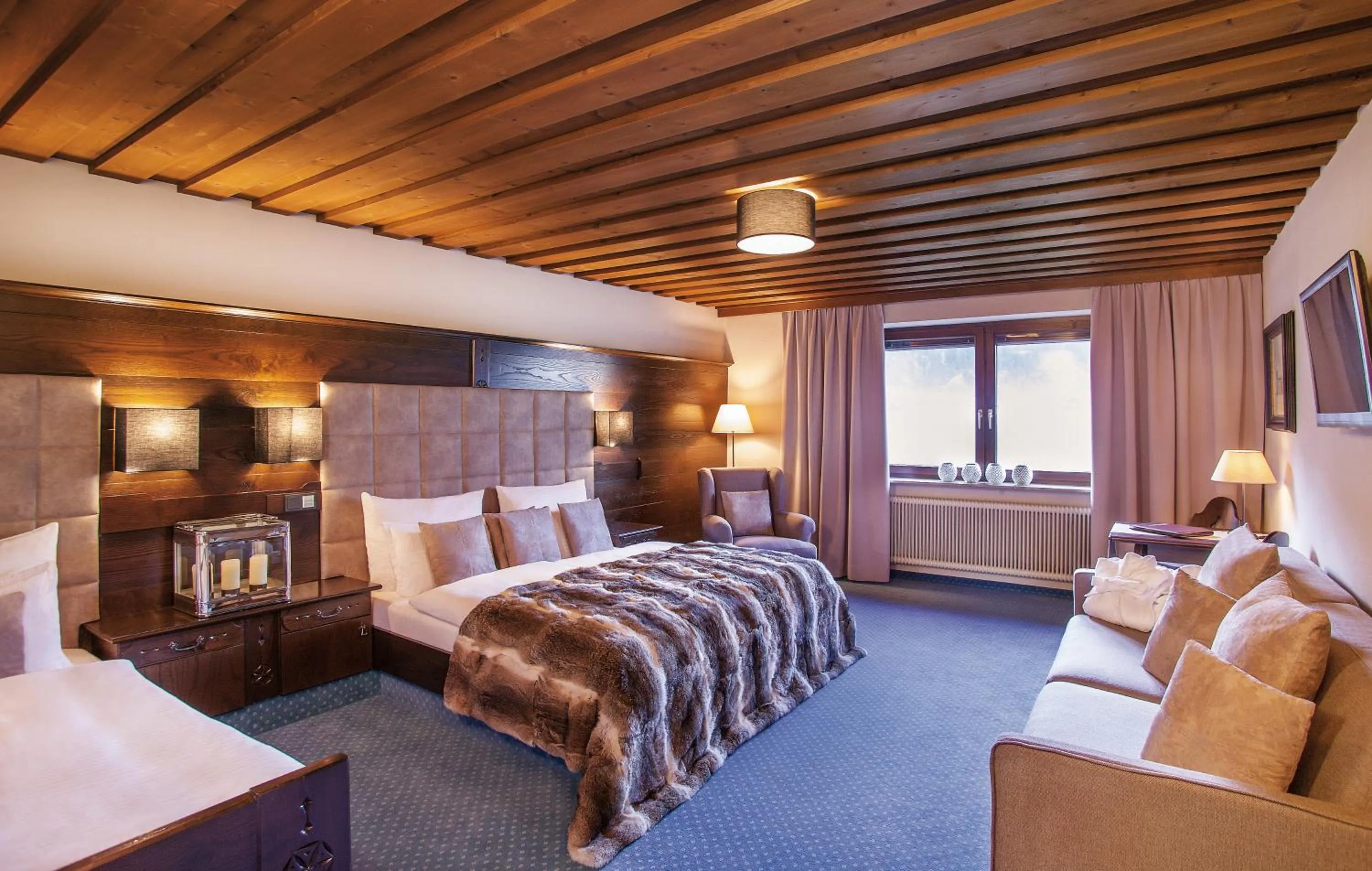 Photo of the whole room, Bed in Boutiquehotel Säumler