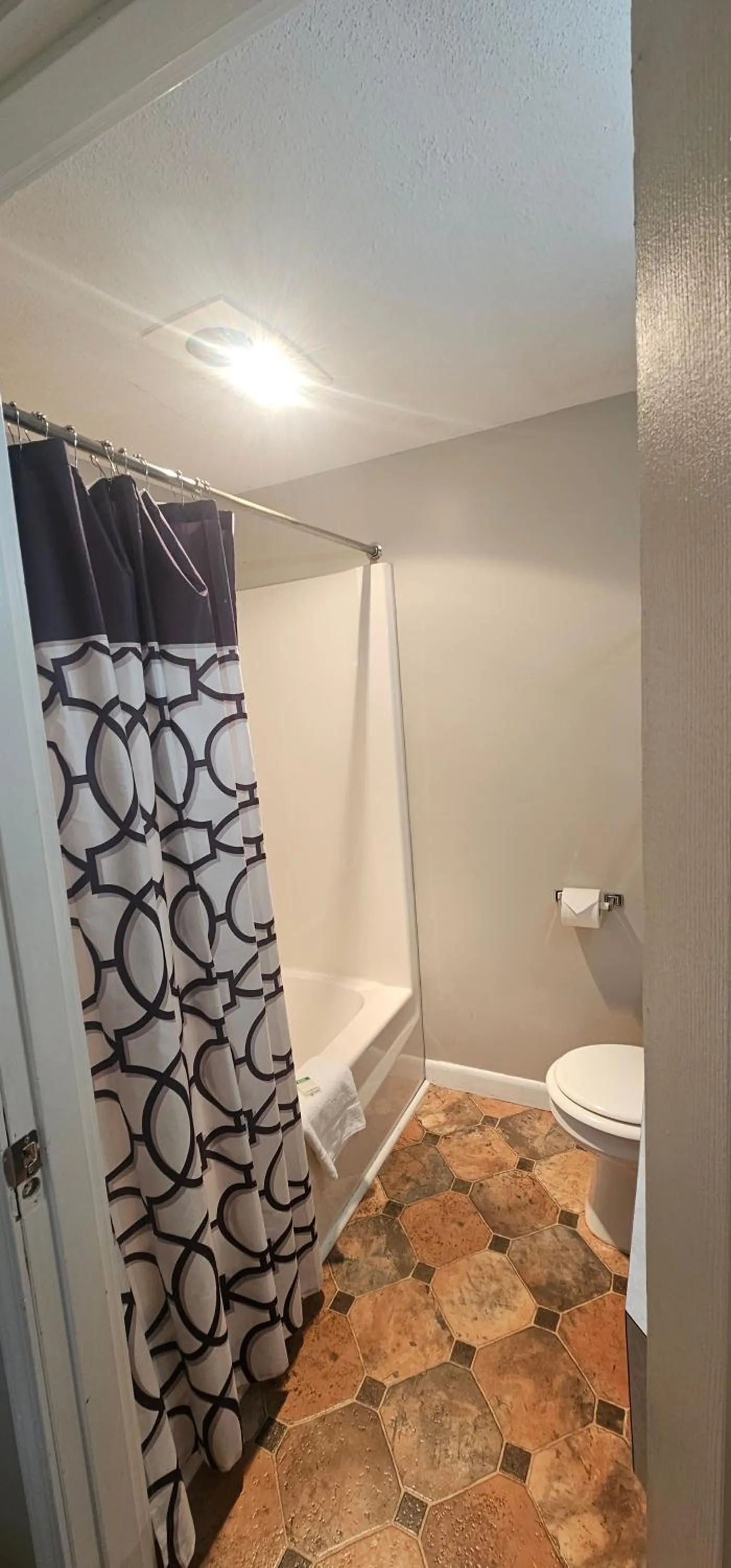 Shower in Lake Shore Farm Inn