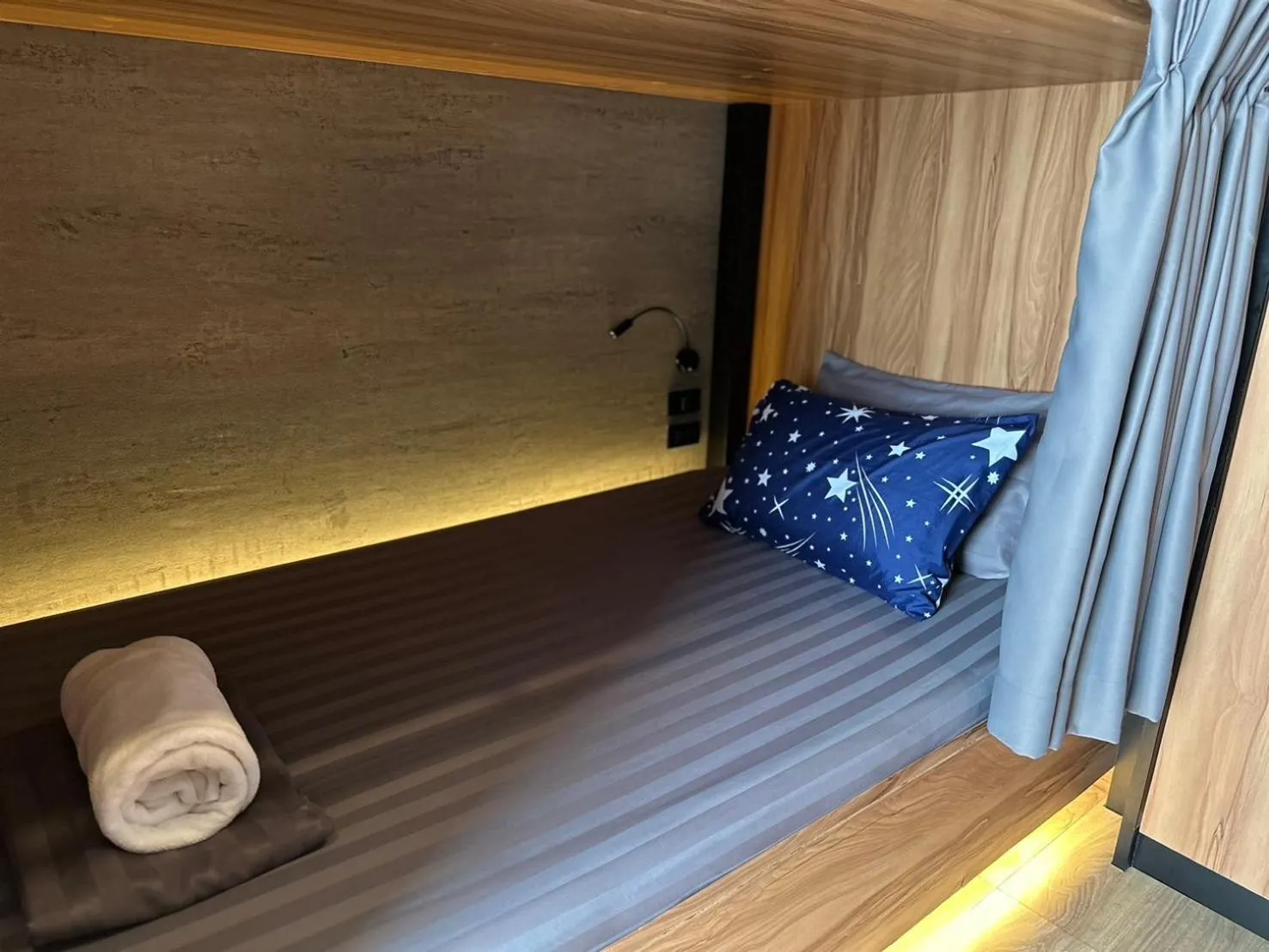 bunk bed, Bed in Niece Hostel Phuket - Bangtao Beach