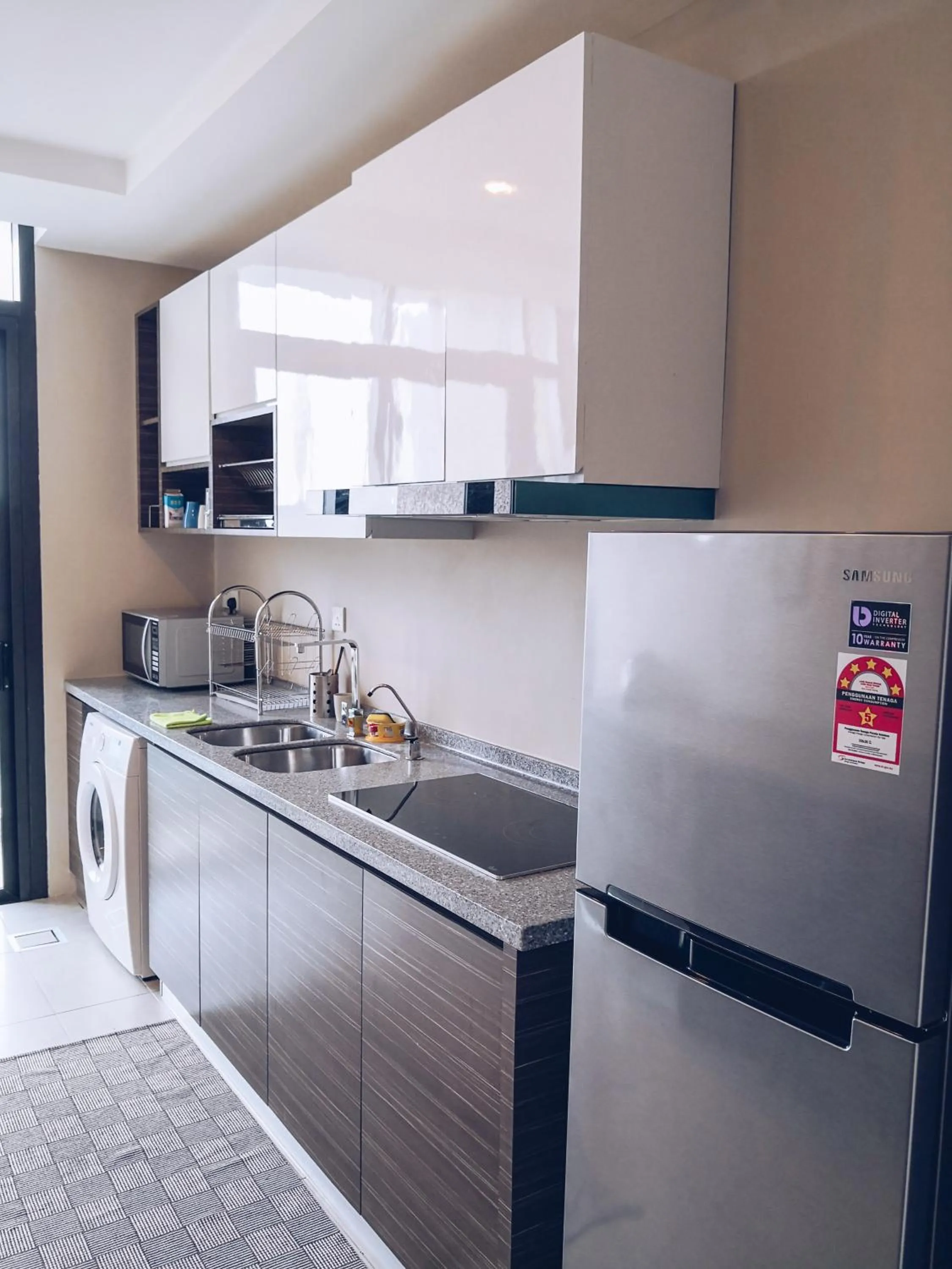 Kitchen or kitchenette in My Misto Homestay, Riverson Soho