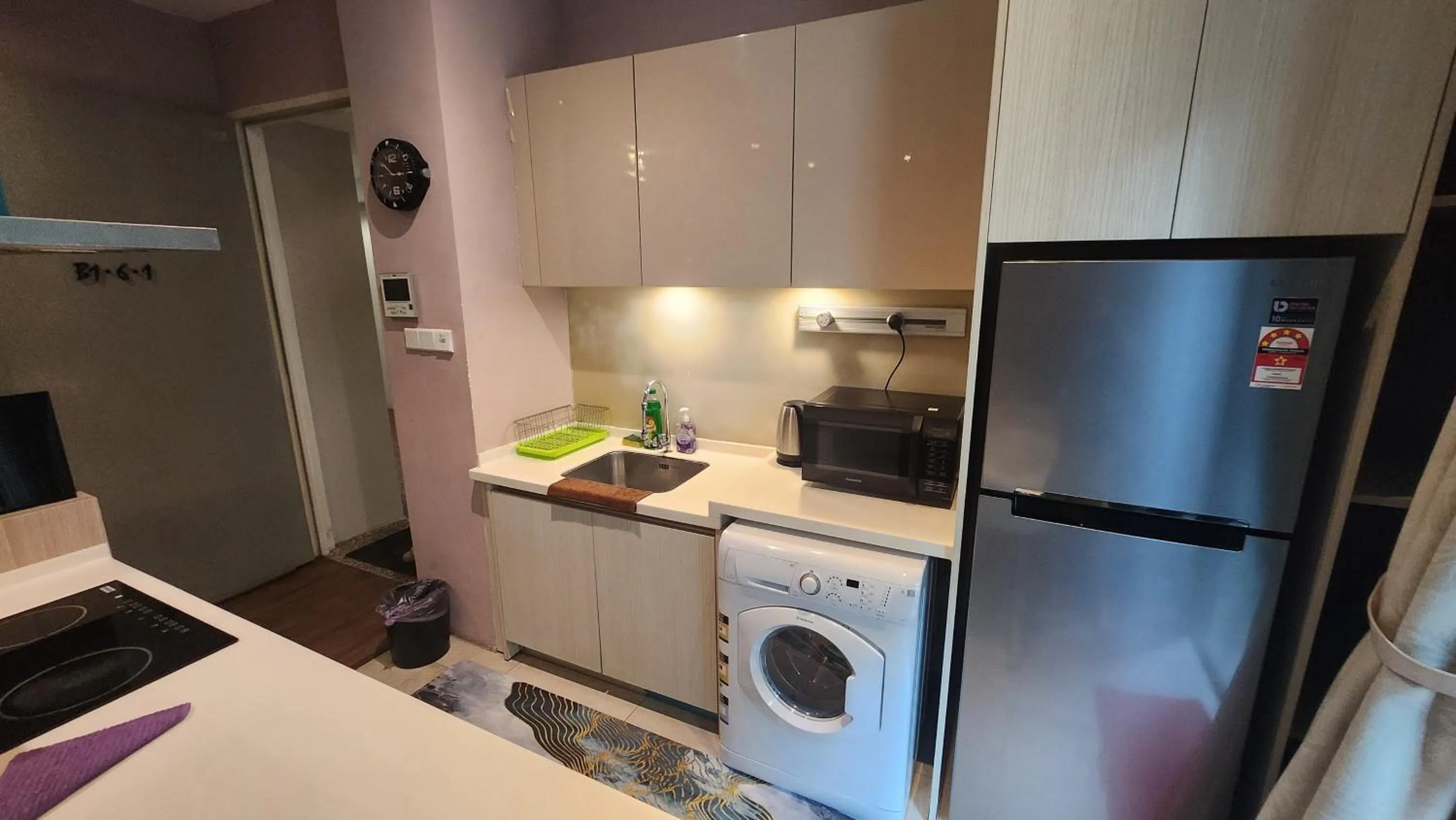 stove in My Misto Homestay, Riverson Soho