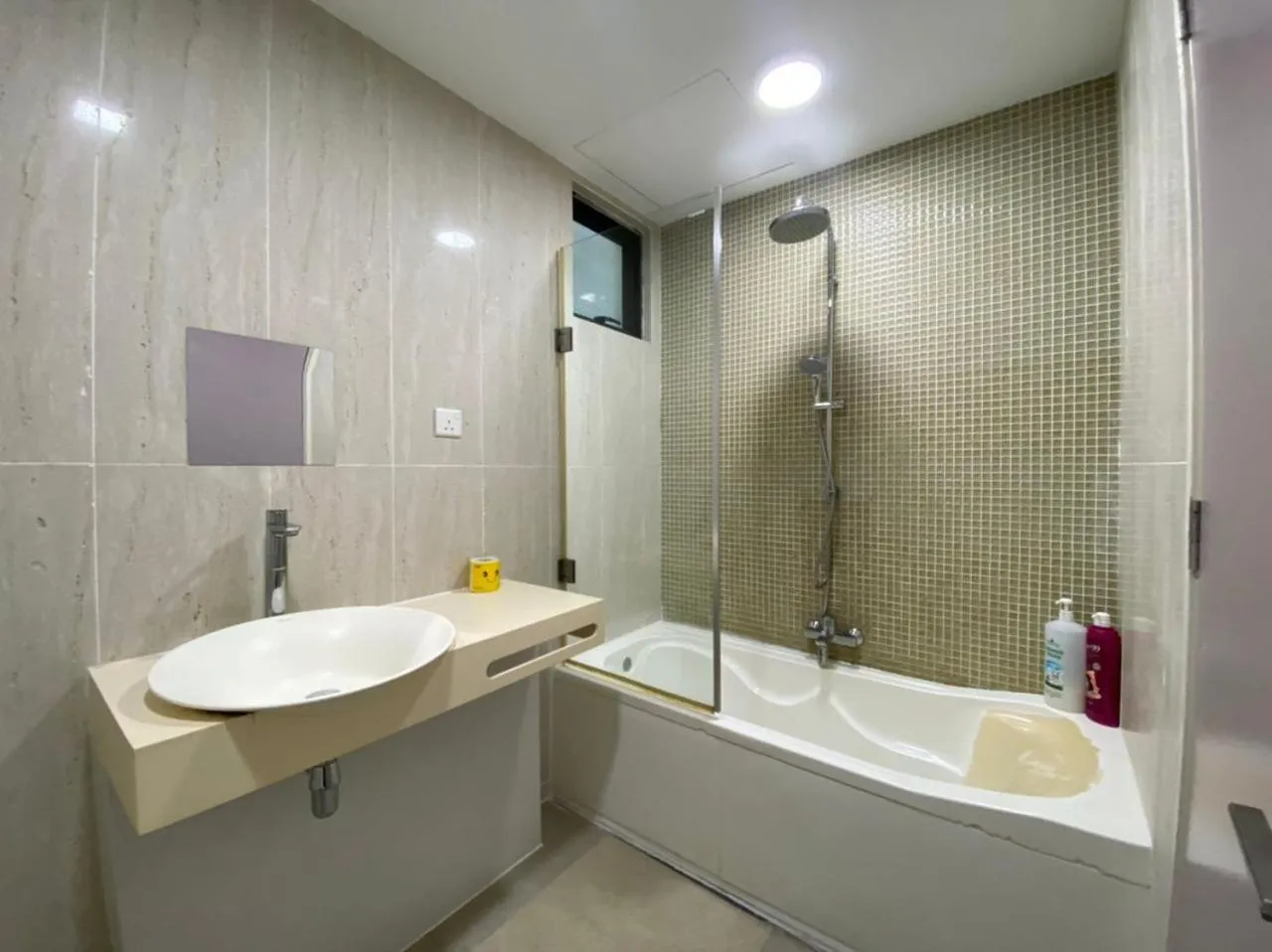 Bath in My Misto Homestay, Riverson Soho