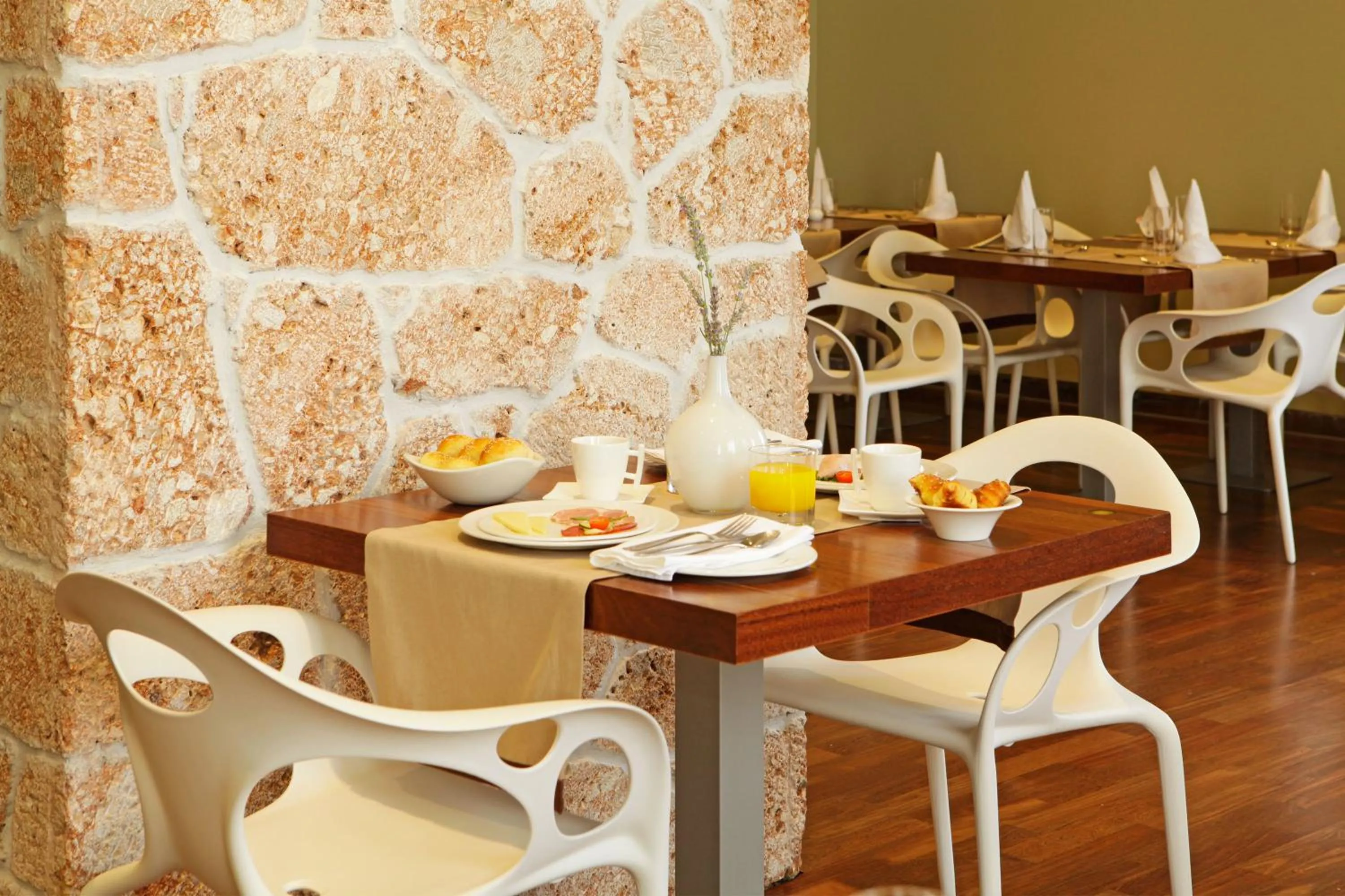 Restaurant/places to eat in Boutique Hotel Bol