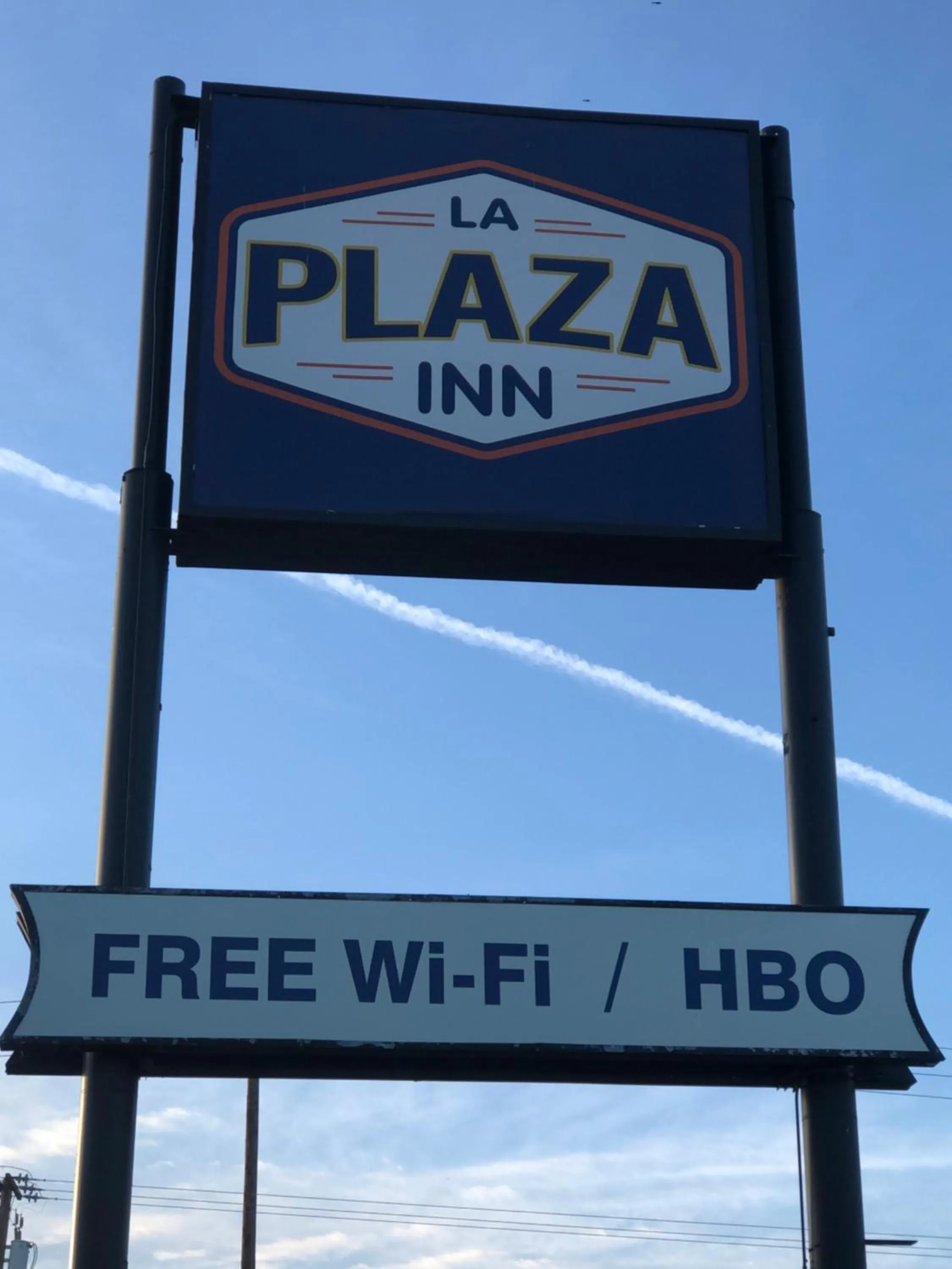 La Plaza Inn