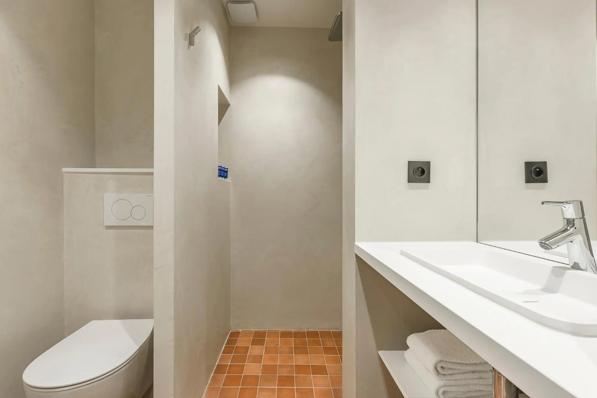 Bathroom in Les Elmes - Hôtel & Spa