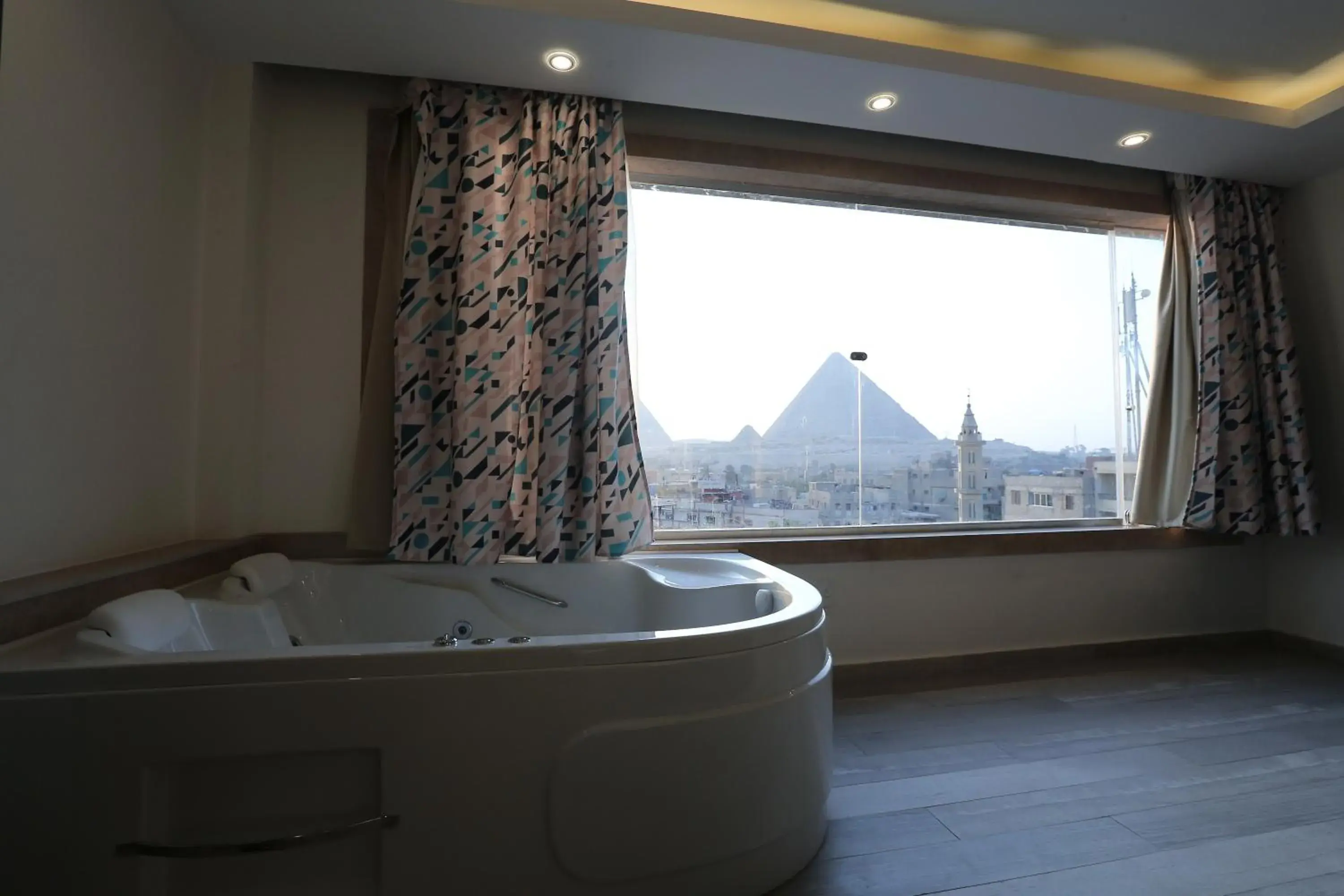 Hot Tub in Pyramid Edge Hotel & Exclusive Pyramids View Rooftop Hot Tub in Pyramid Edge Hotel & Exclusive Pyramids View Rooftop