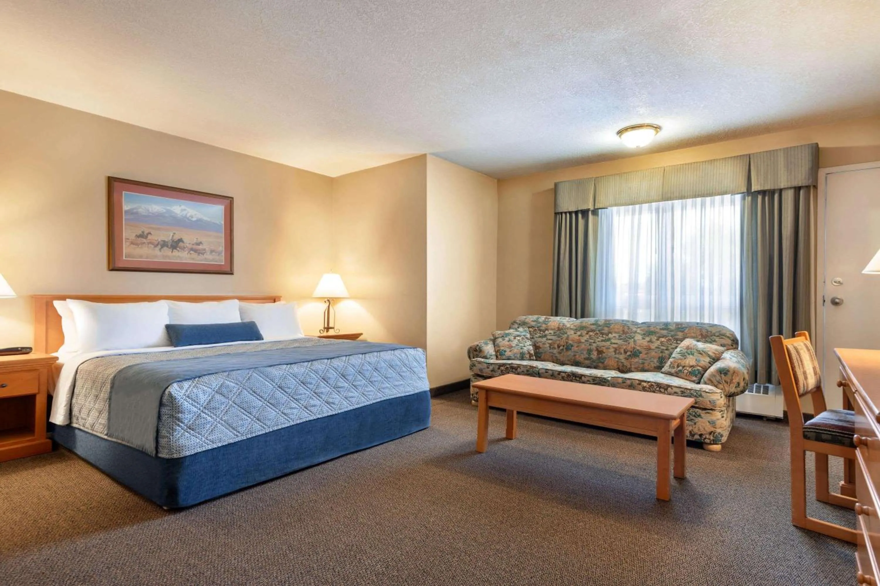 Photo of the whole room, Bed in Travelodge by Wyndham Edson